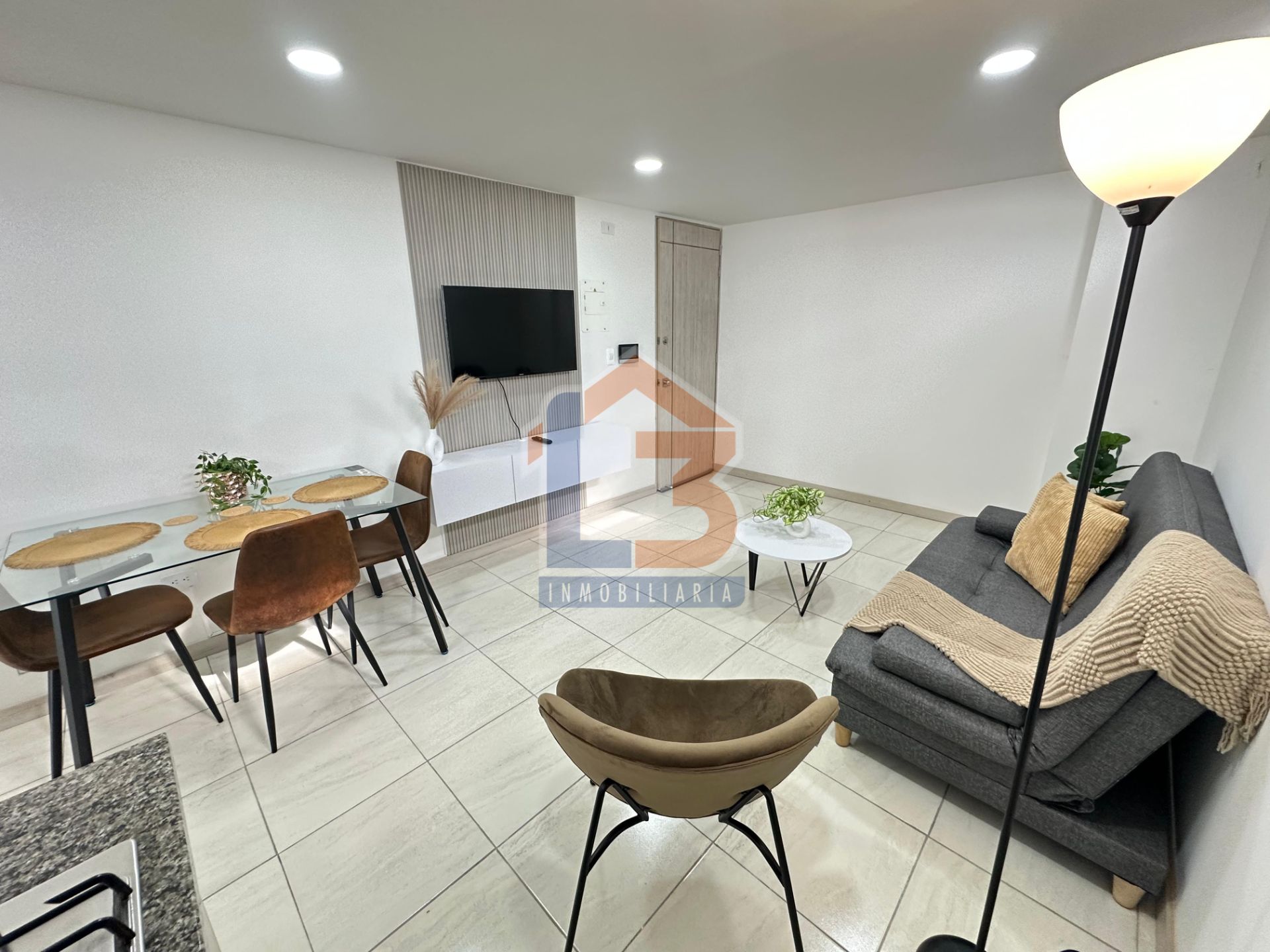 APARTAESTUDIO ORO NEGRO  (1).jpg