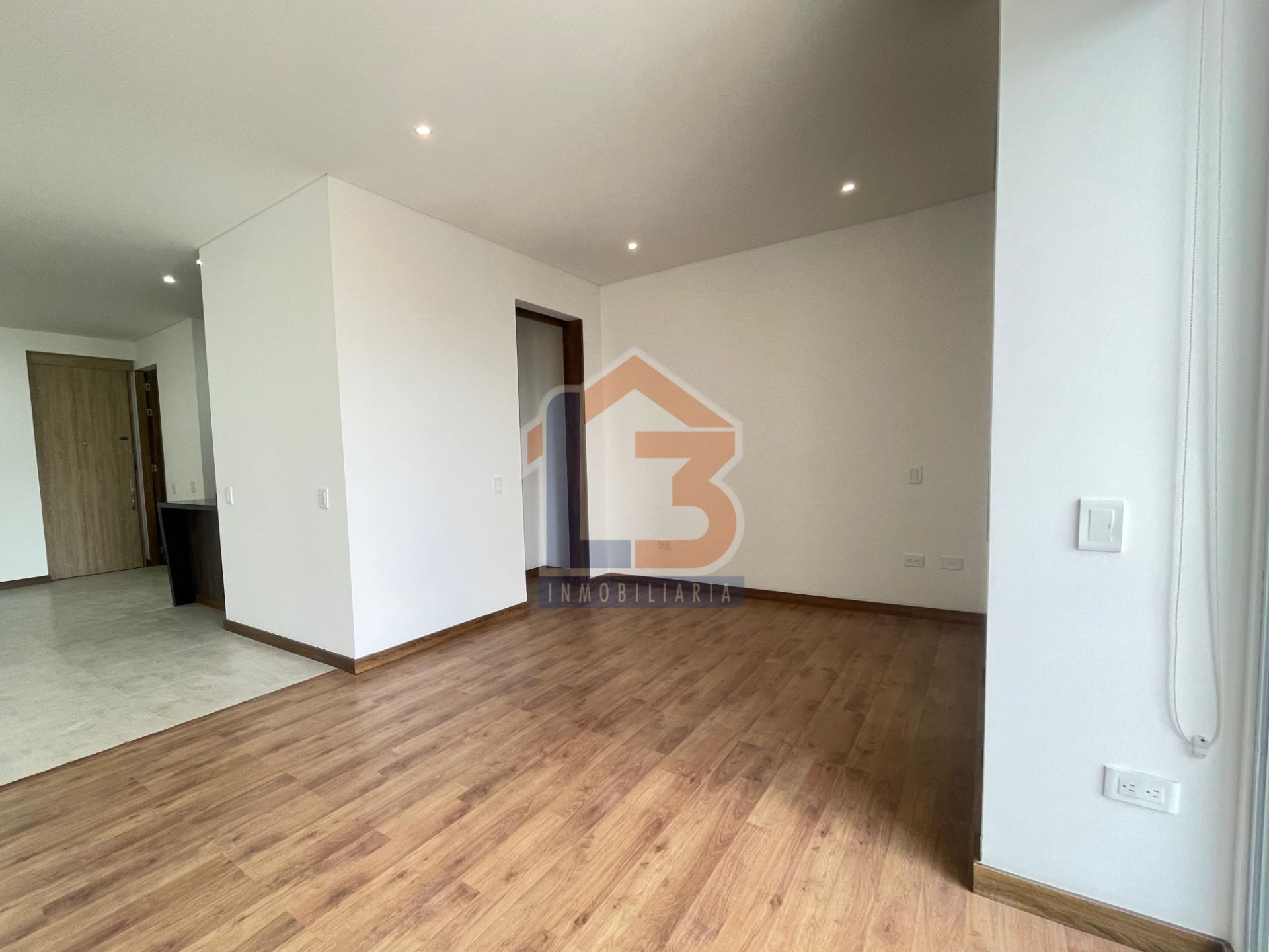 APARTA SUITE NUEVA CECILIA  (4).jpg
