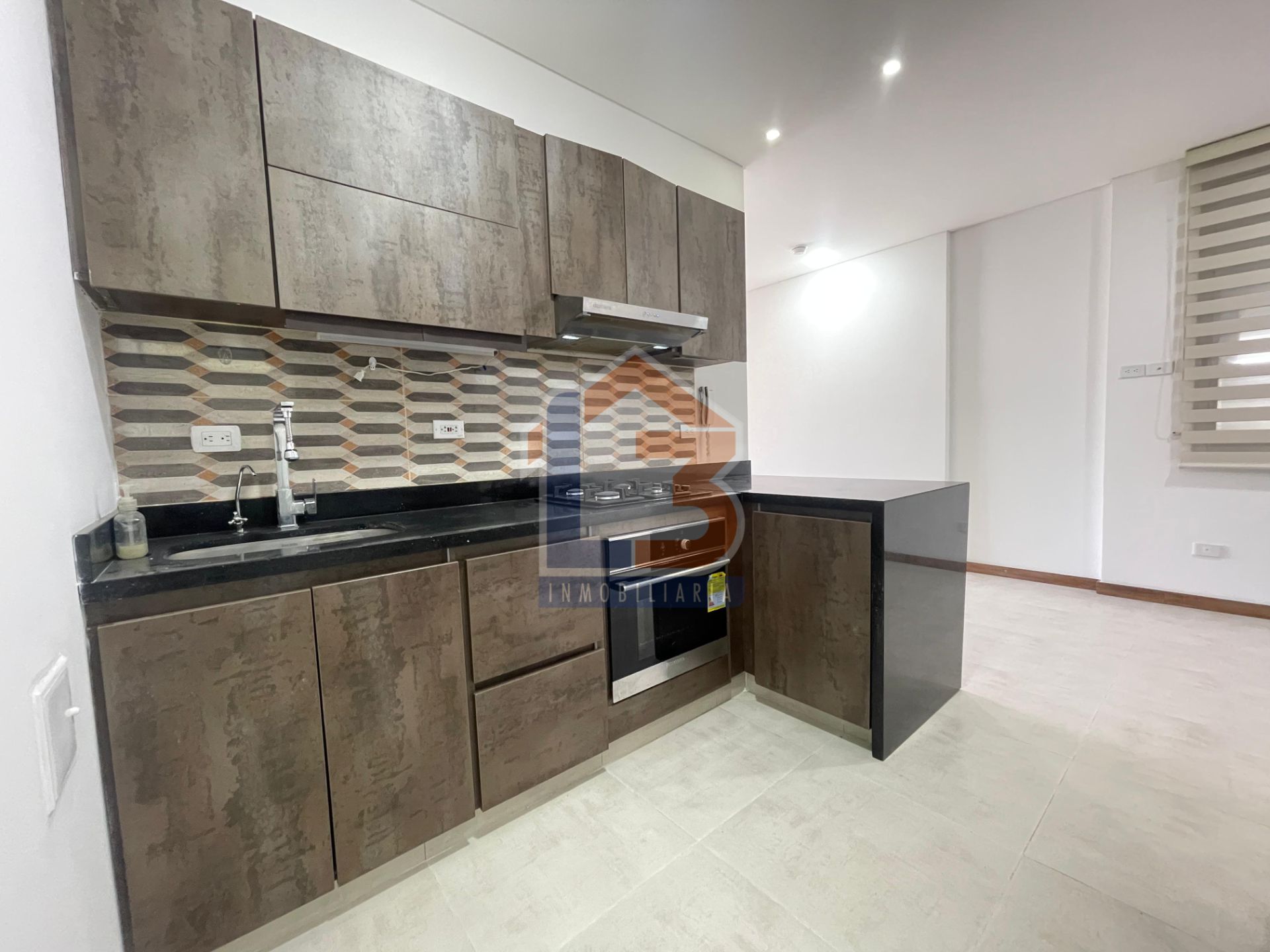 APARTA SUITE NUEVA CECILIA  (8).jpg