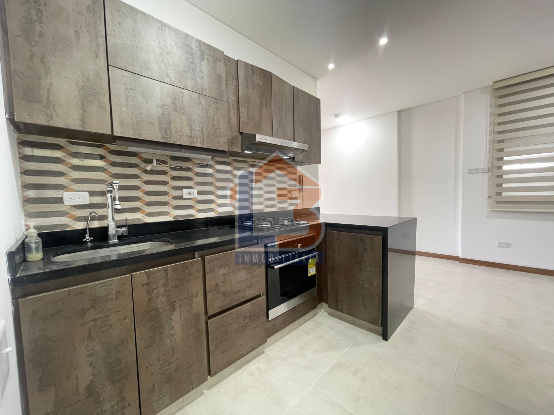 APARTA SUITE NUEVA CECILIA  (10).jpg