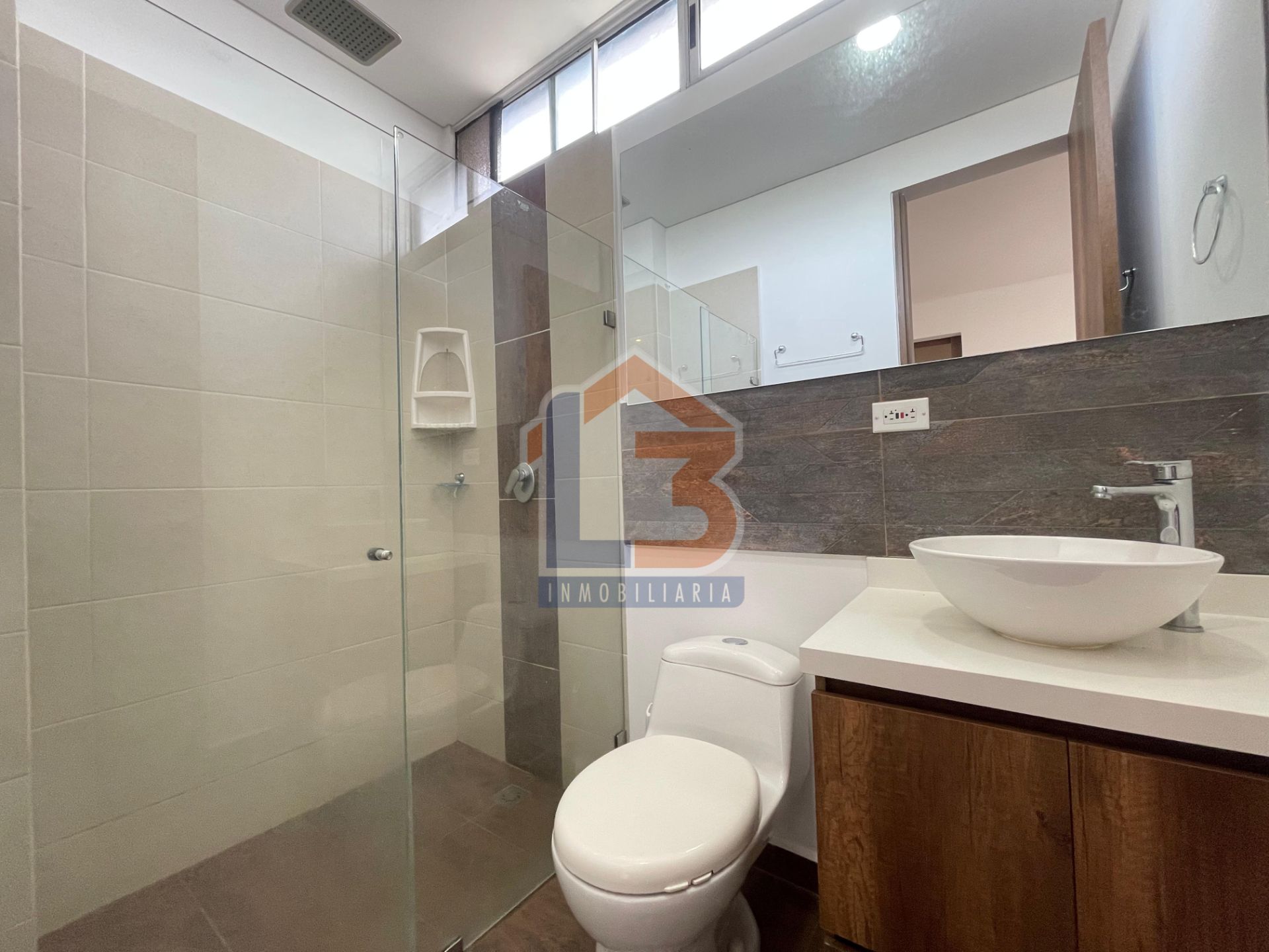 APARTA SUITE NUEVA CECILIA  (13).jpg