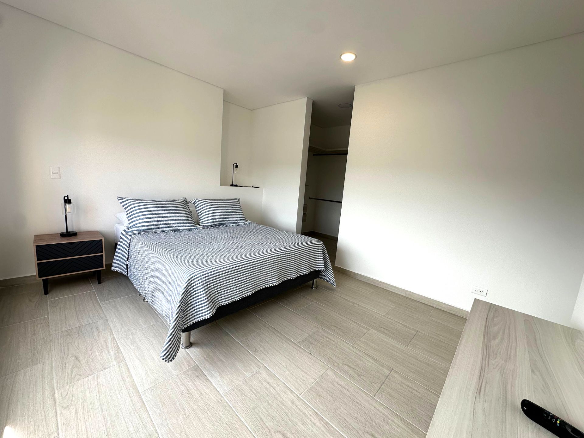 apartamento en laureles alquiler por noches y por mes  (6).jpg