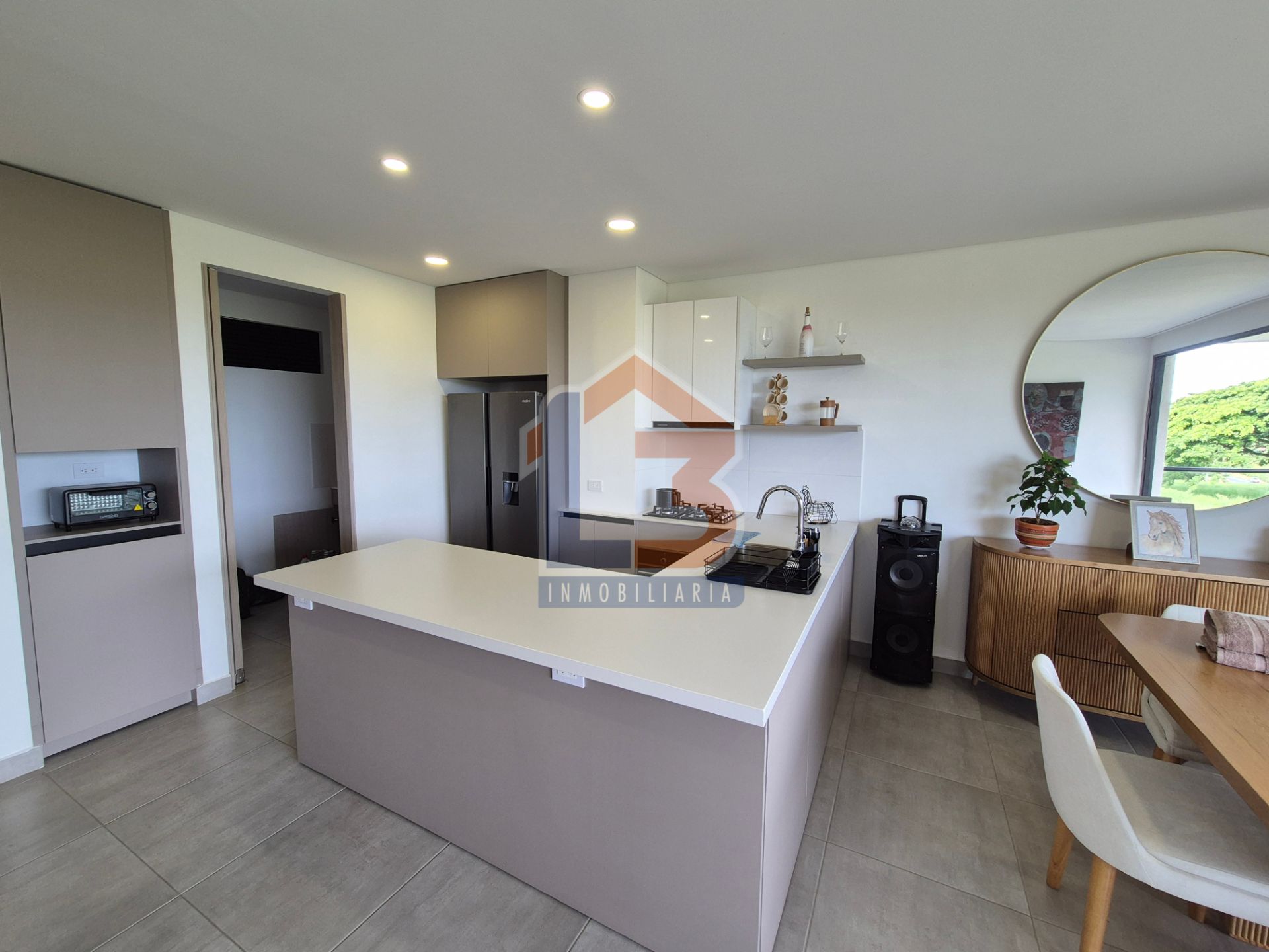 APARTASUITE VIA LA TEBAIDA (5).jpg