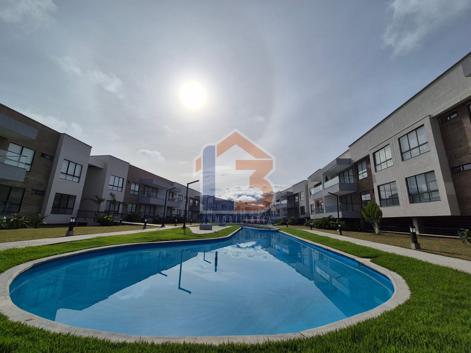 APARTASUITE VIA LA TEBAIDA (20).jpg