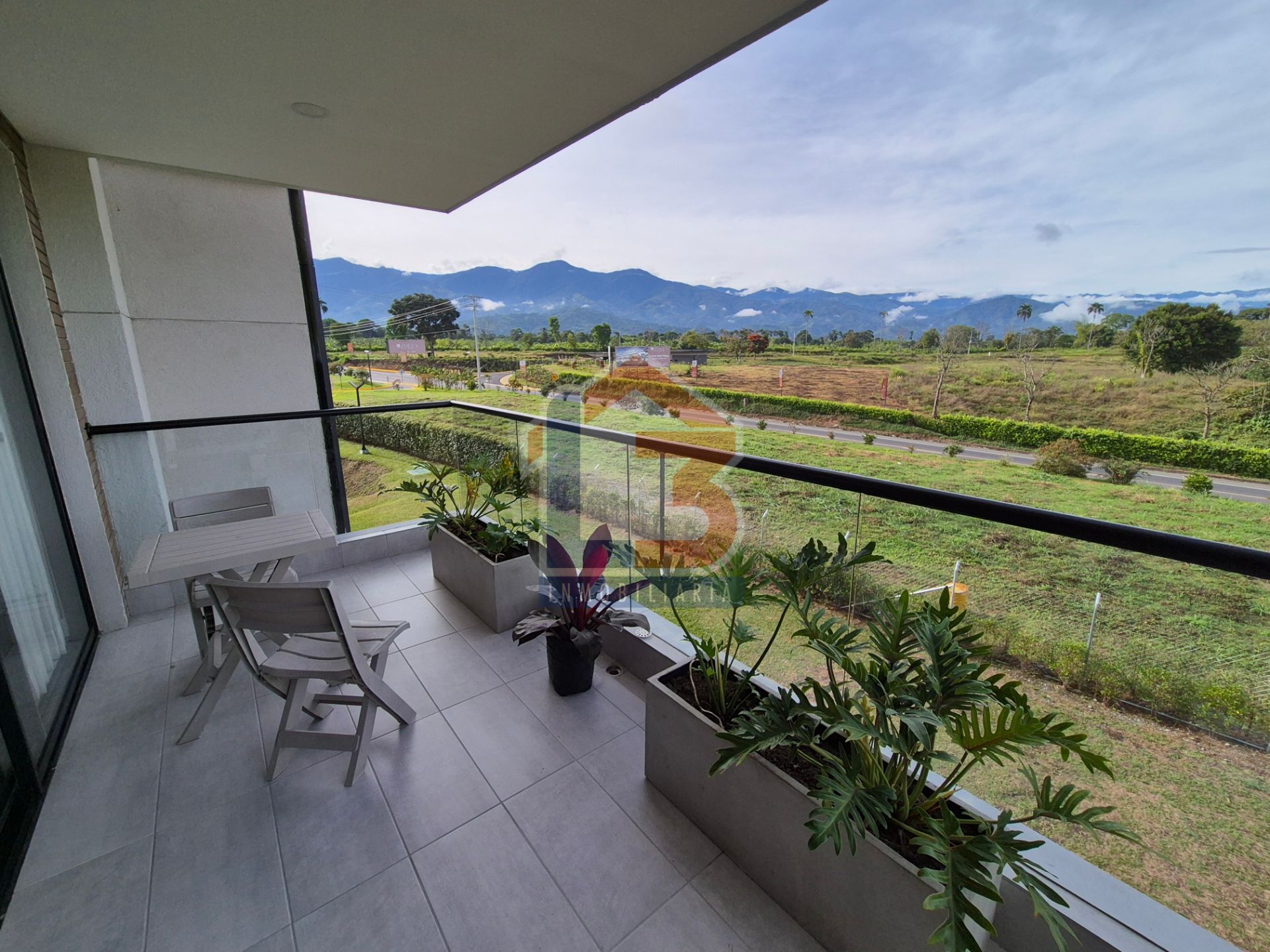 APARTASUITE VIA LA TEBAIDA (18).jpg
