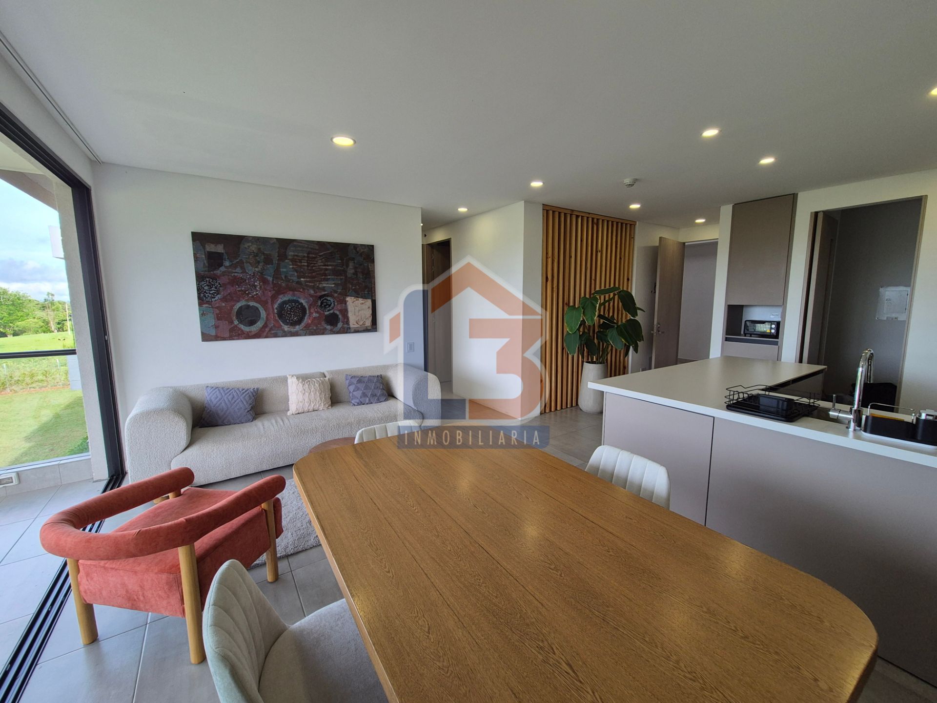 APARTASUITE VIA LA TEBAIDA (2).jpg