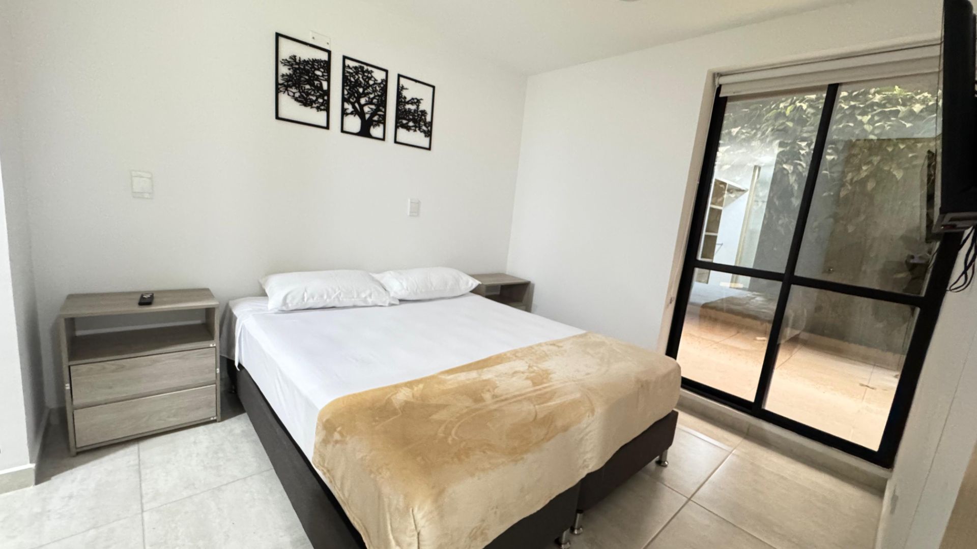 hermoso apartaestudio alquiler por noches av 19 (5).jpg