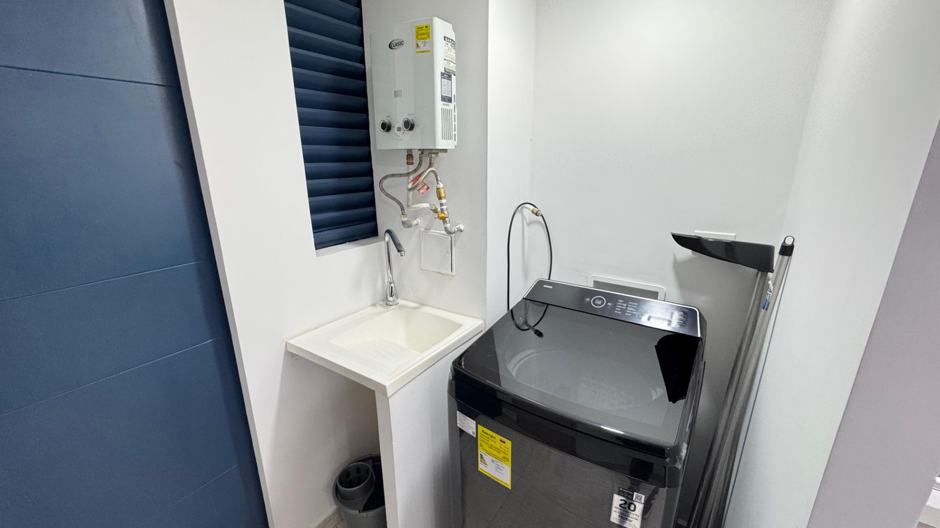 hermoso apartaestudio alquiler por noches av 19 (42).jpg