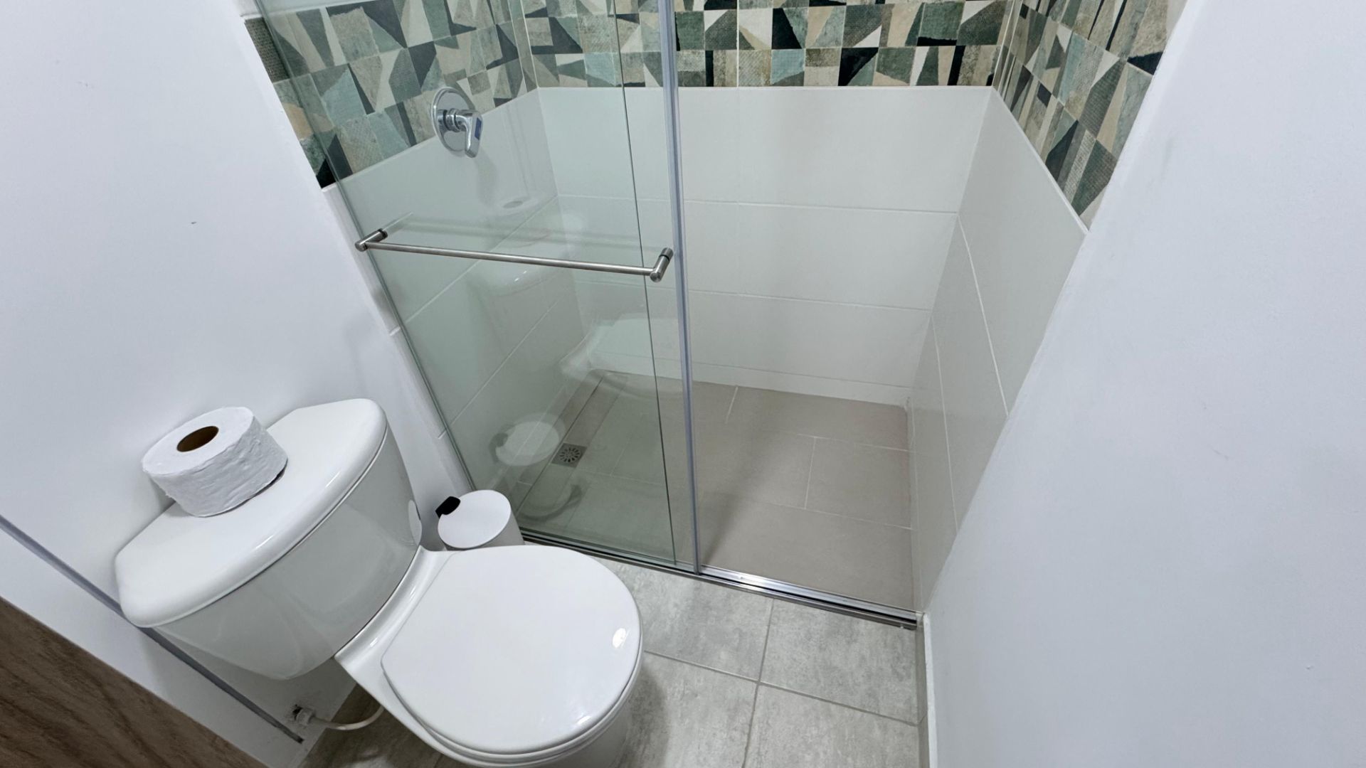 hermoso apartaestudio alquiler por noches av 19 (40).jpg