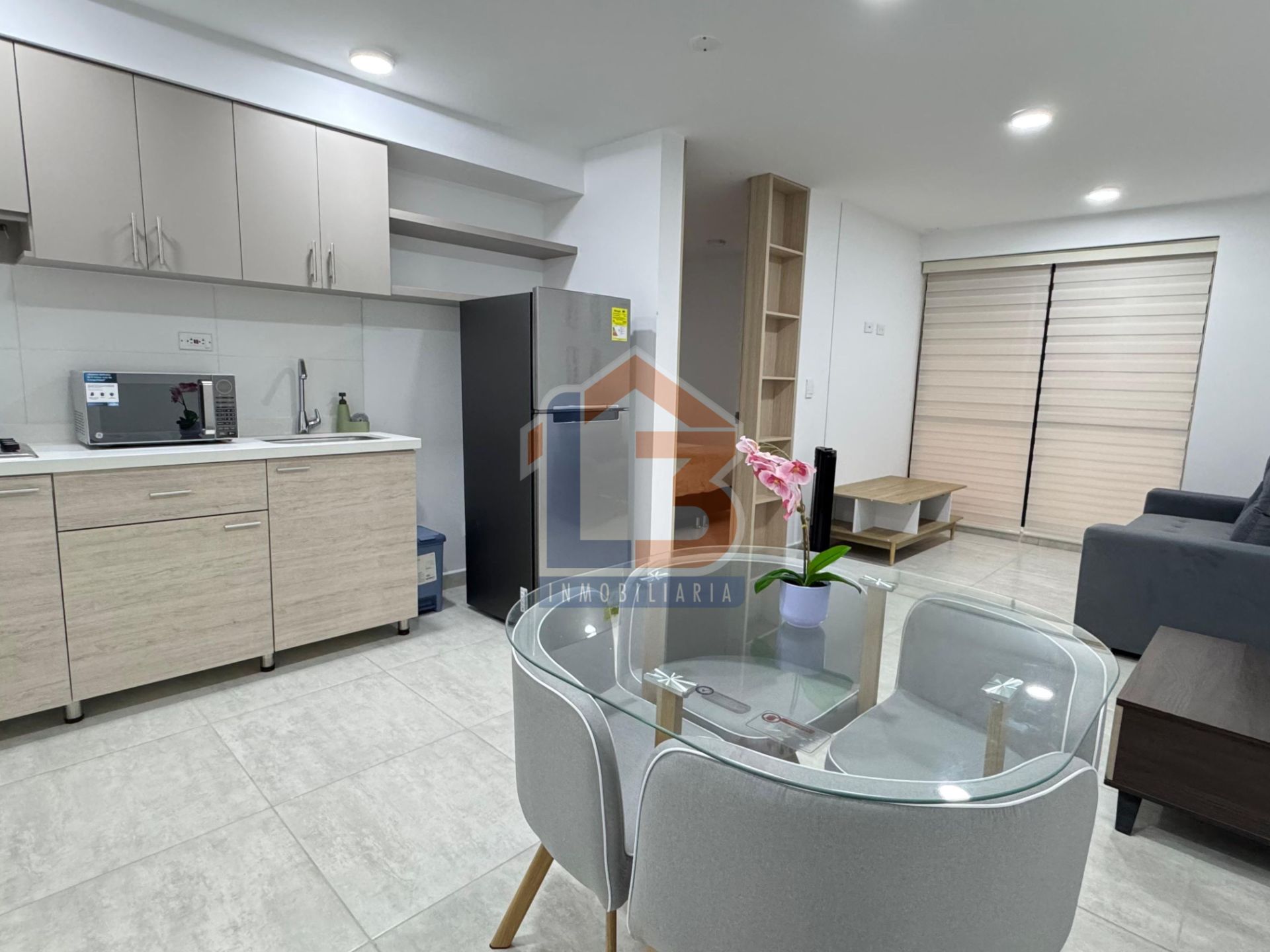 SE VENDE APARTAESTUDIO EN EL NORTE  (3).jpg