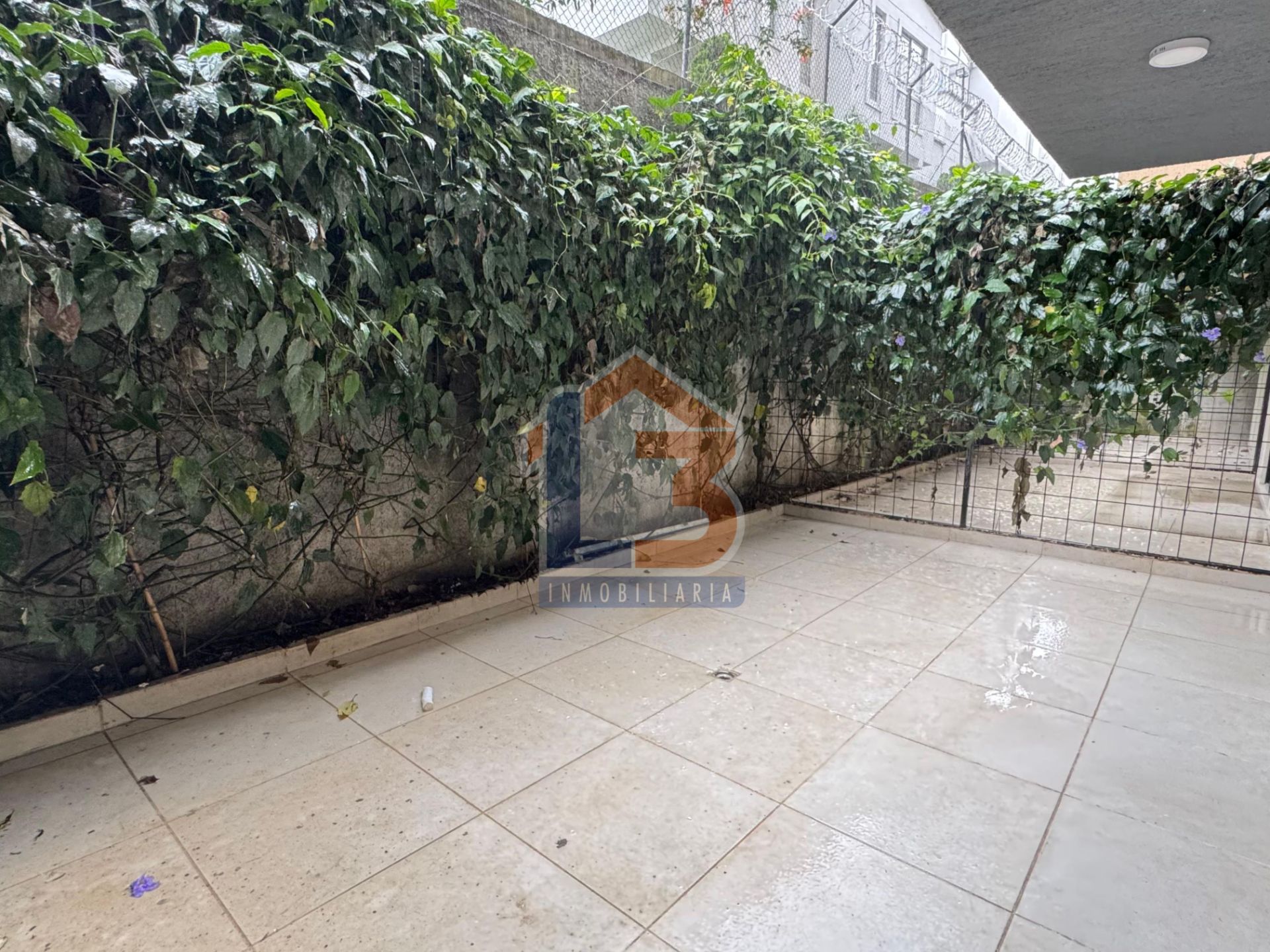 SE VENDE APARTAESTUDIO EN EL NORTE  (5).jpg