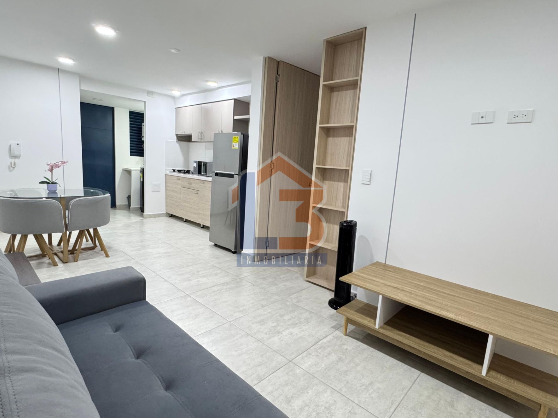 SE VENDE APARTAESTUDIO EN EL NORTE  (7).jpg