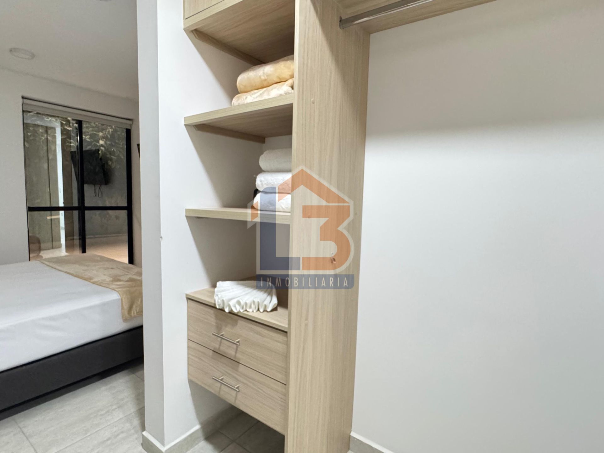 SE VENDE APARTAESTUDIO EN EL NORTE  (13).jpg