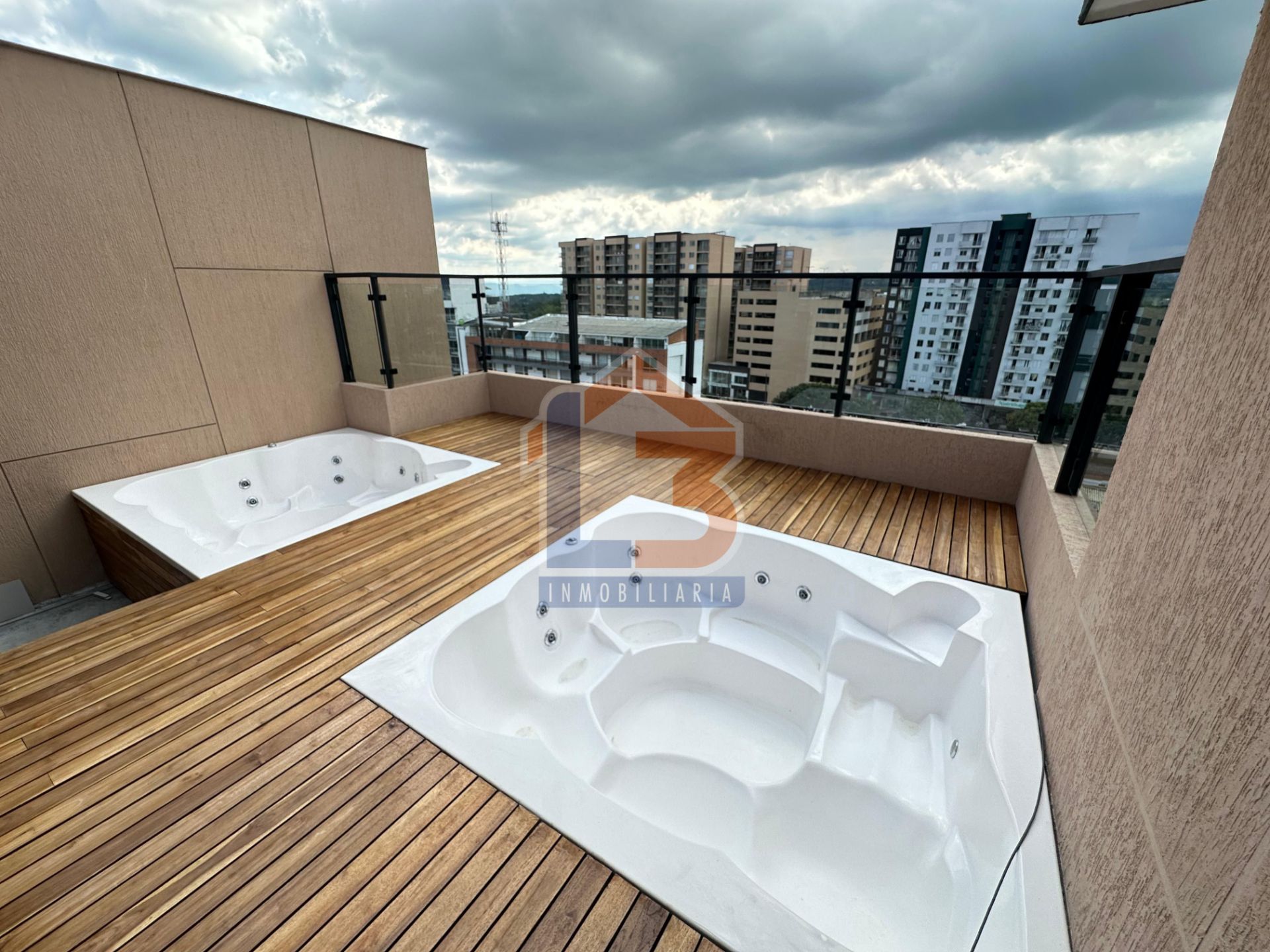 SE VENDE APARTAESTUDIO EN EL NORTE 8..jpg