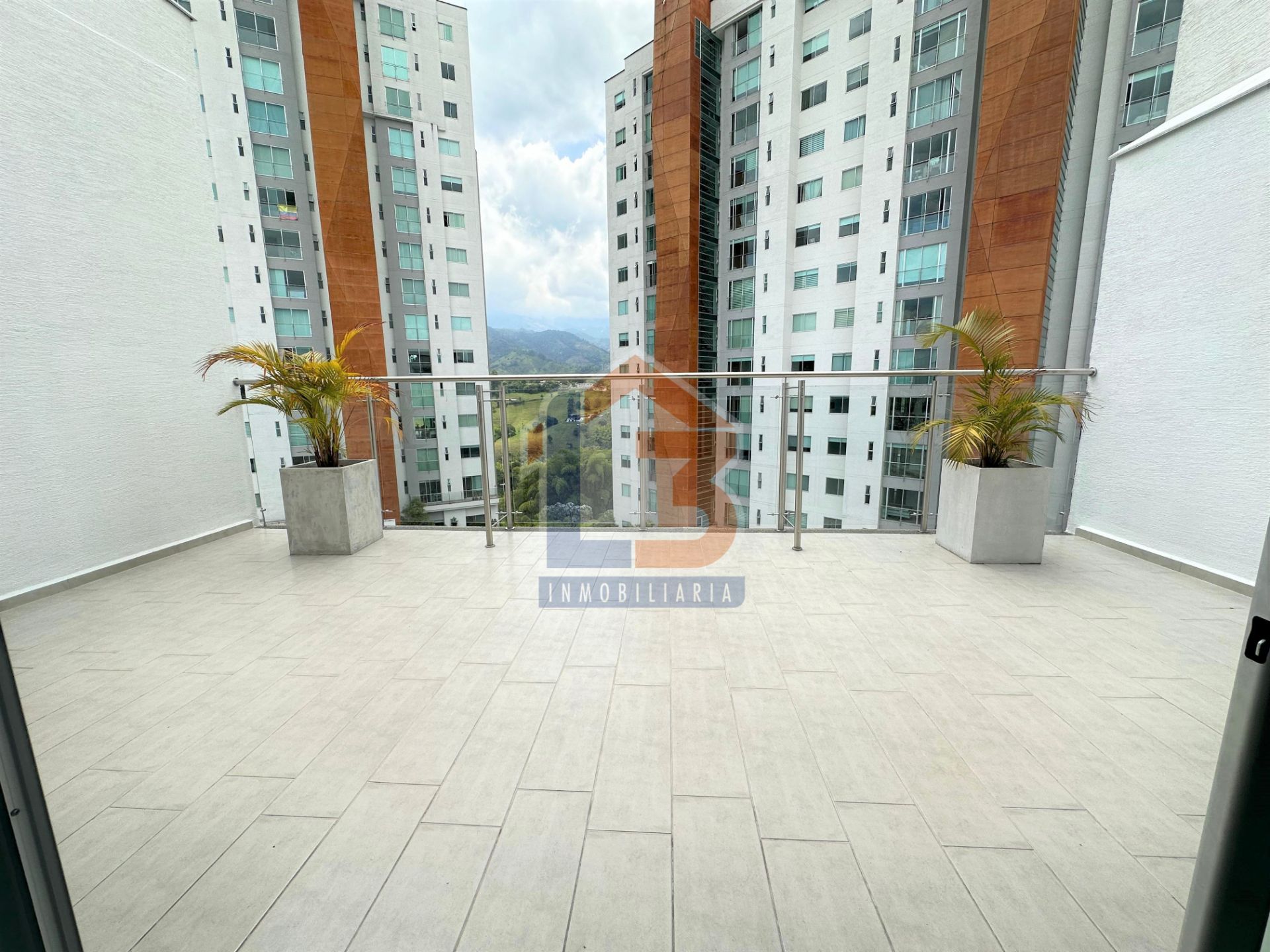 SE VENDE APTAESTUDIO EN EL NORTE (28).jpg