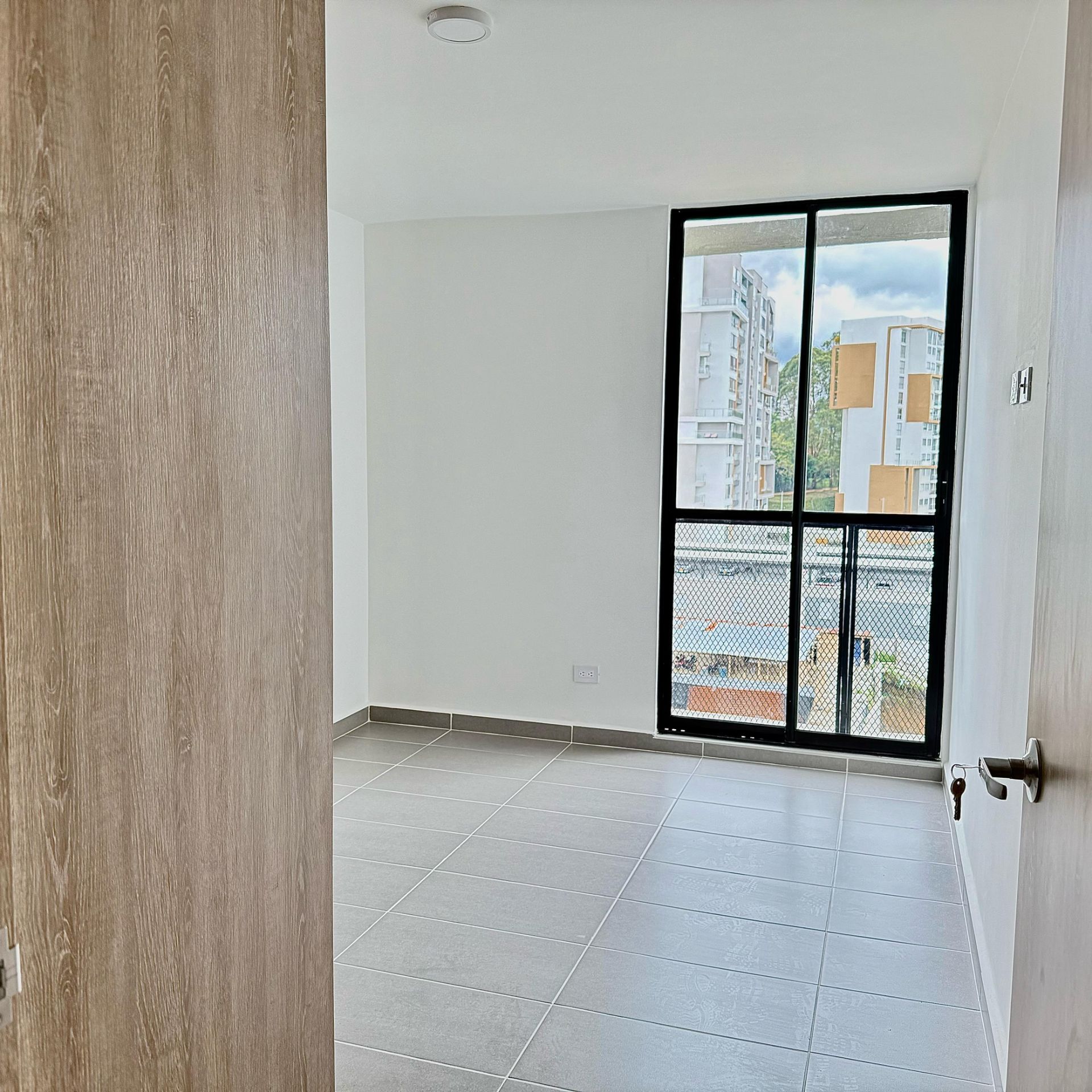 SE VENDE APTO EN ZONATA 14..jpg