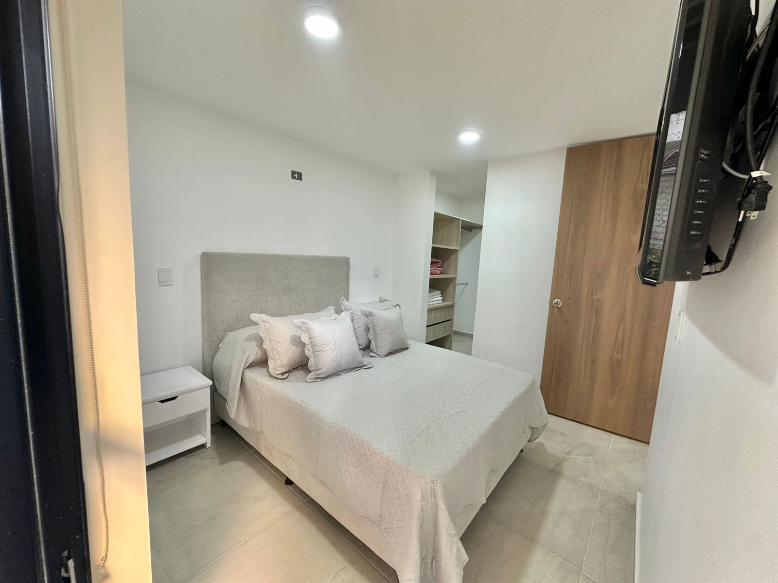 APARTAMENTO 201 HITO 18 (8).jpg