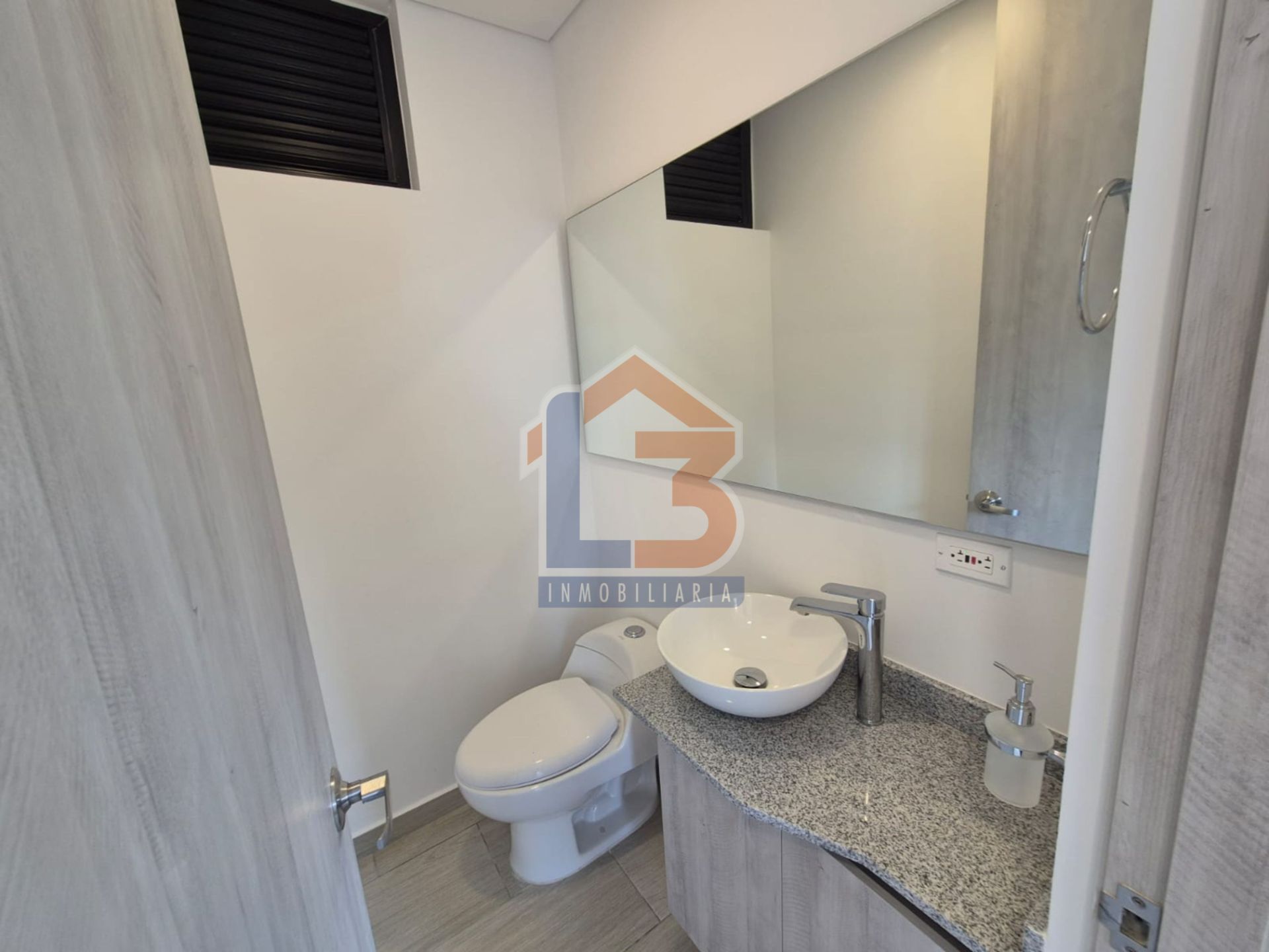 SE VENDE APTO EST. AMARA  (15).jpg