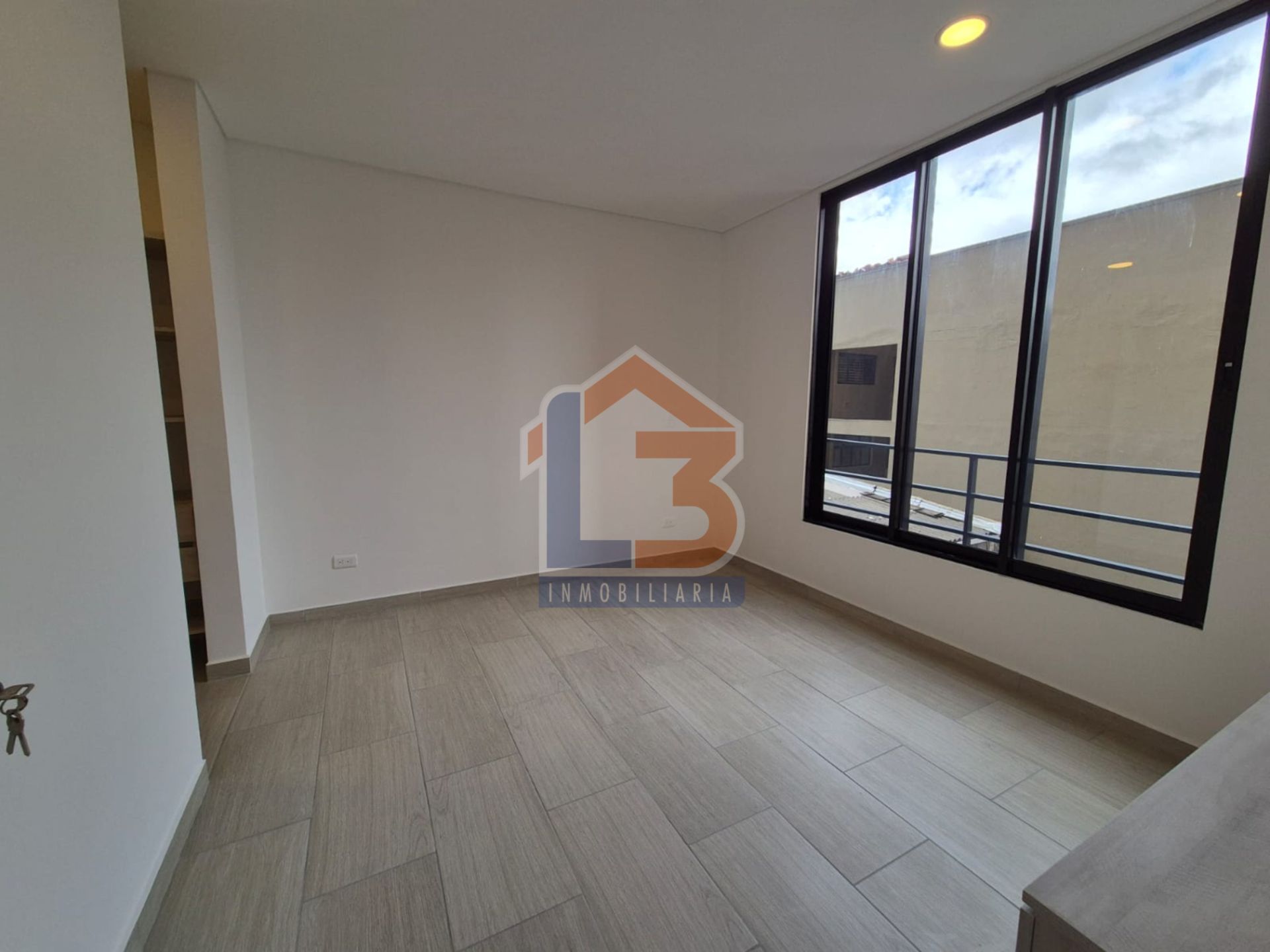 SE VENDE APTO EST. AMARA  (20).jpg