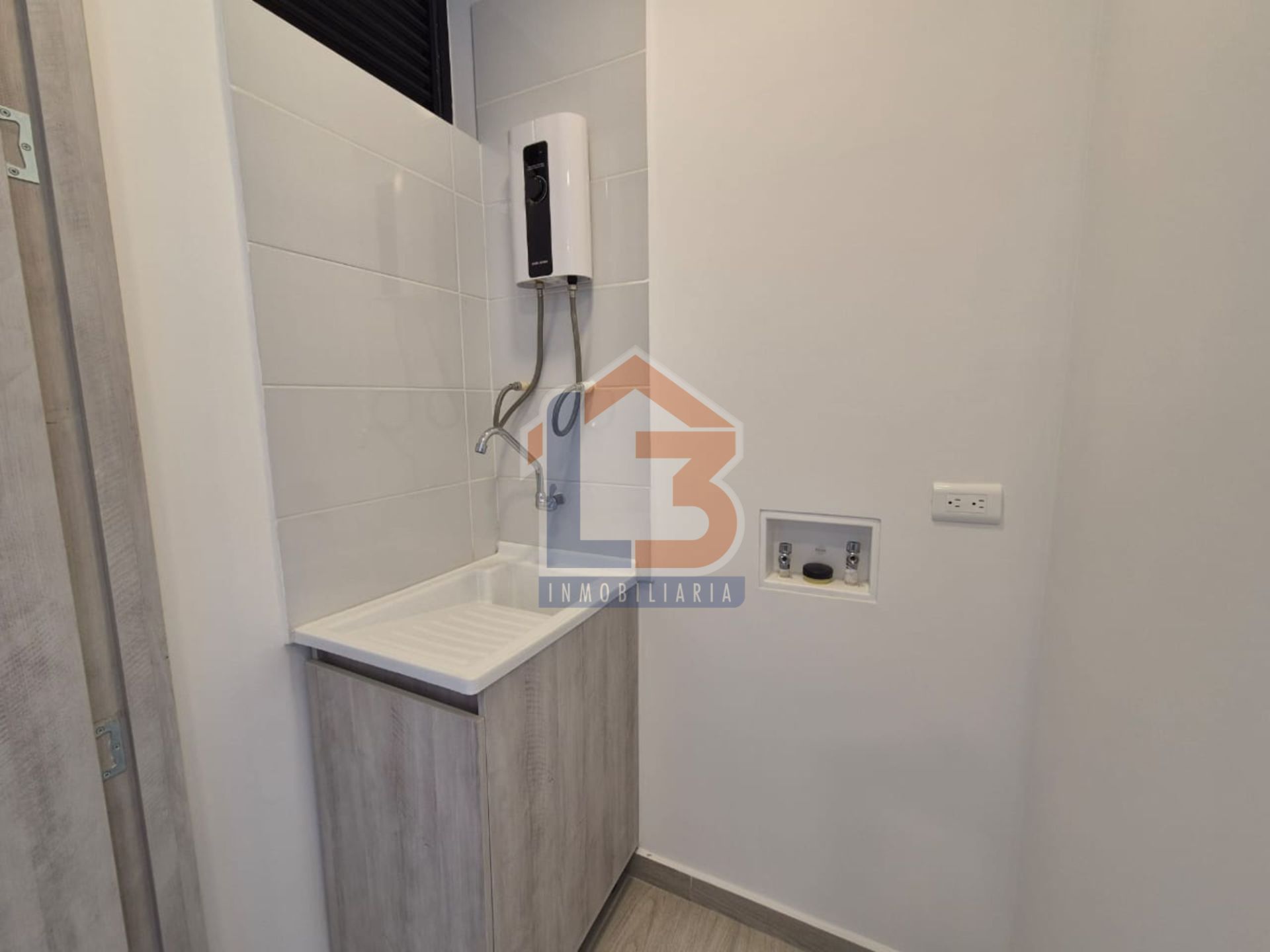SE VENDE APTO EST. AMARA  (29).jpg
