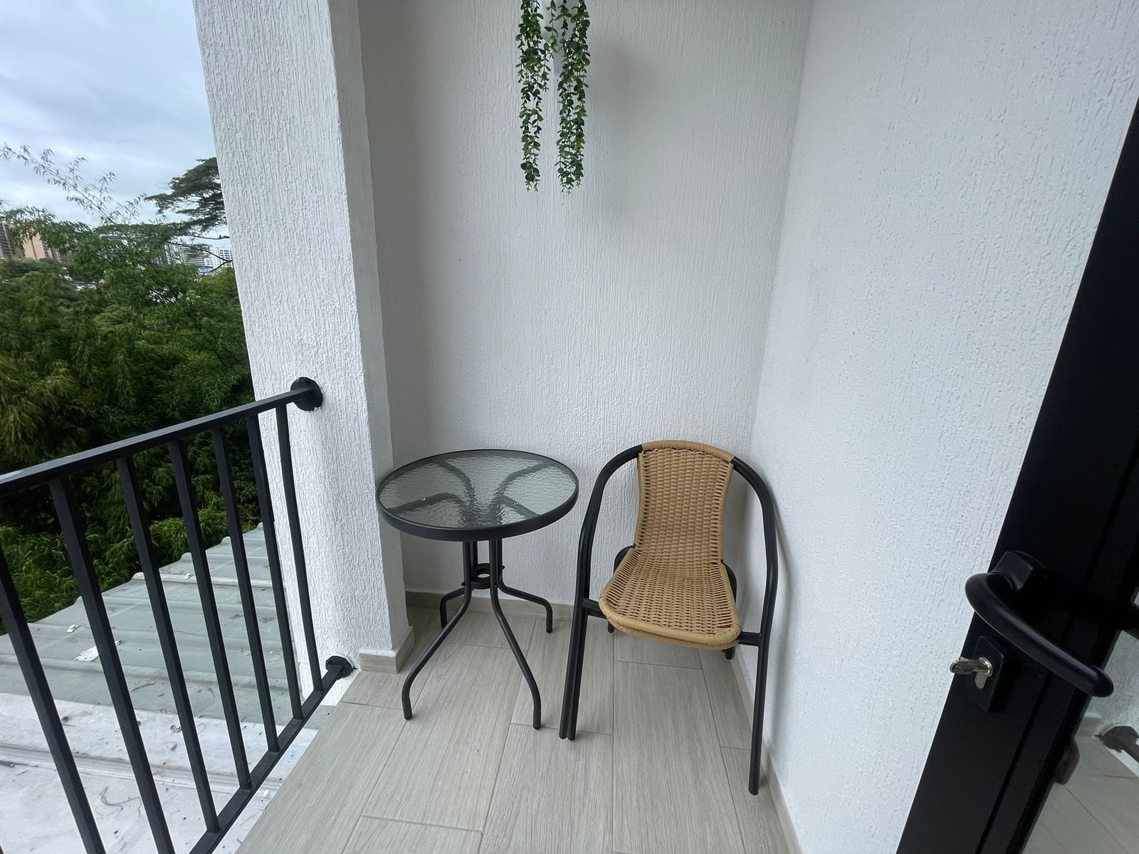 Hermoso apartaestudio Laureles  (10).jpg