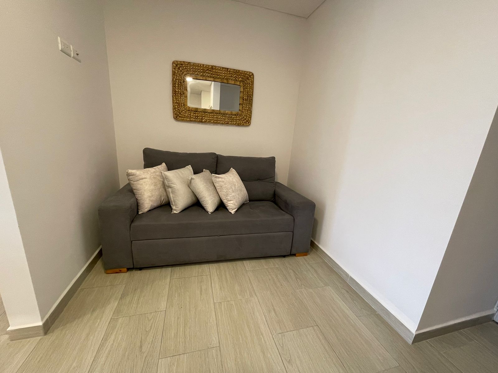 Hermoso apartaestudio Laureles  (22).jpg