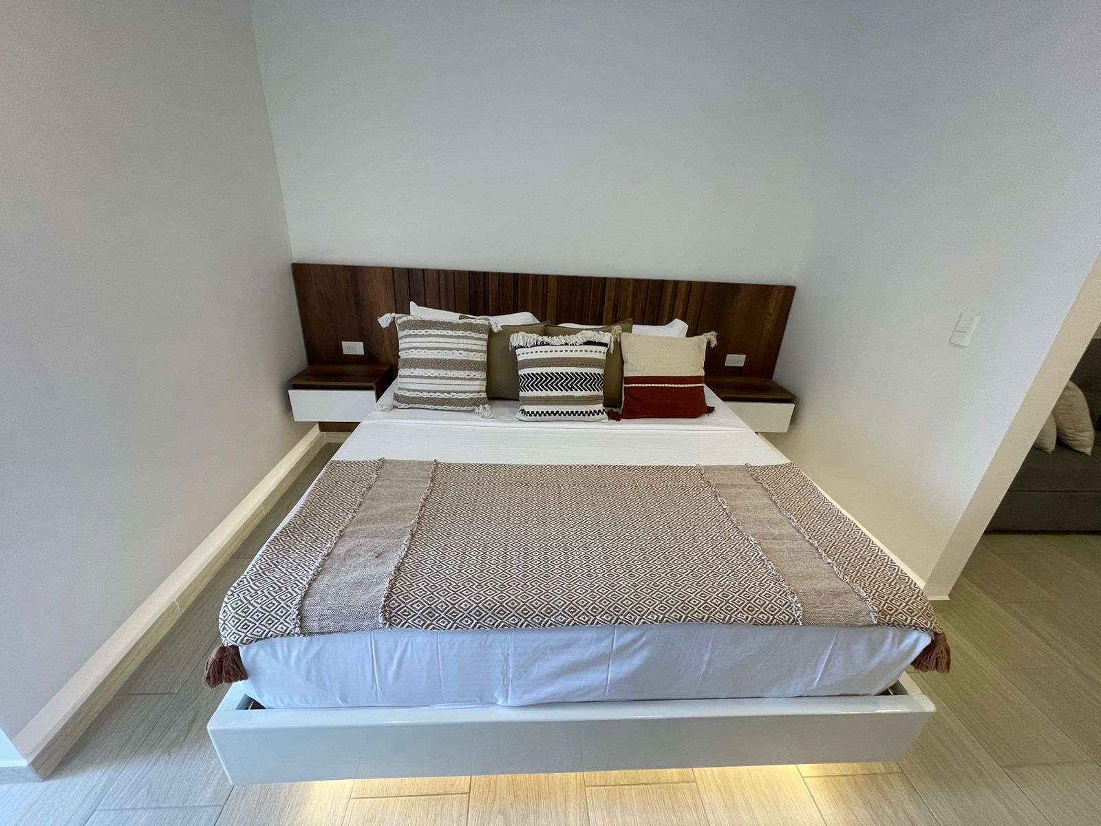 Hermoso apartaestudio Laureles  (25).jpg