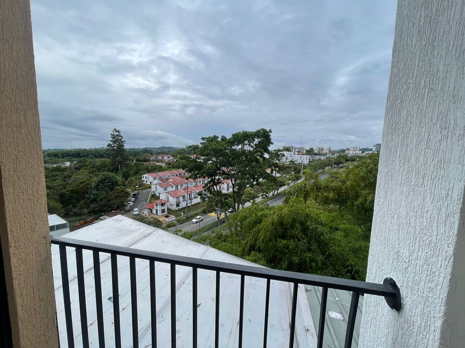 Hermoso apartaestudio Laureles  (14).jpg
