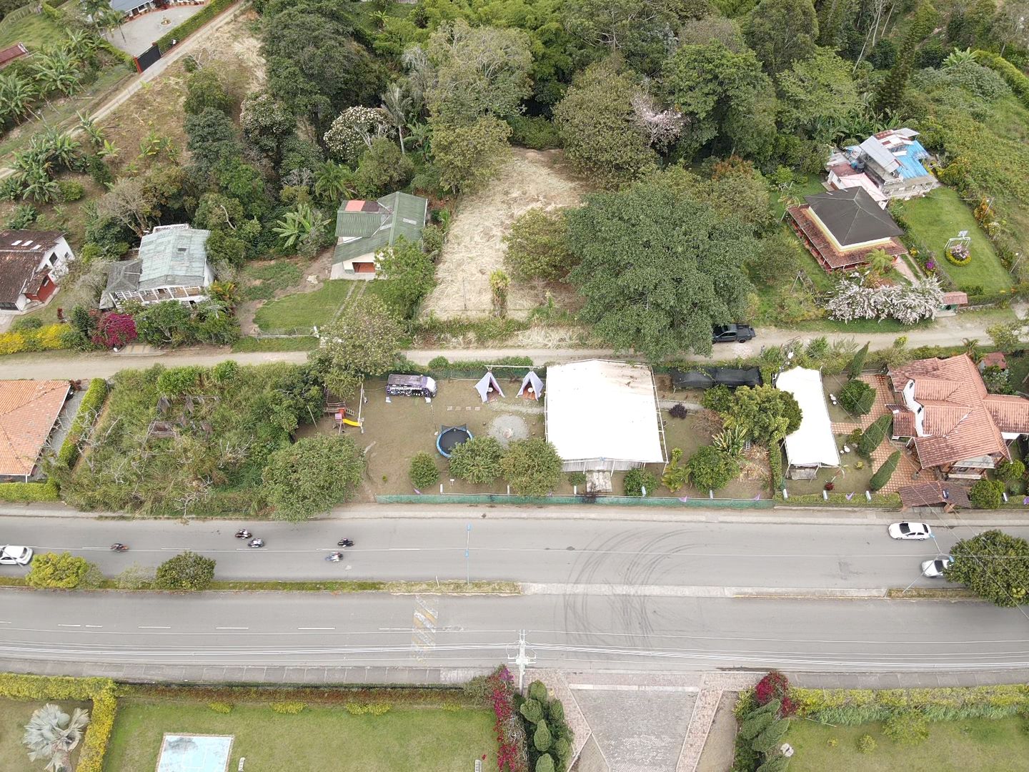 SE VENDE LOTE EN AV. CENTENARIO (3).jpg