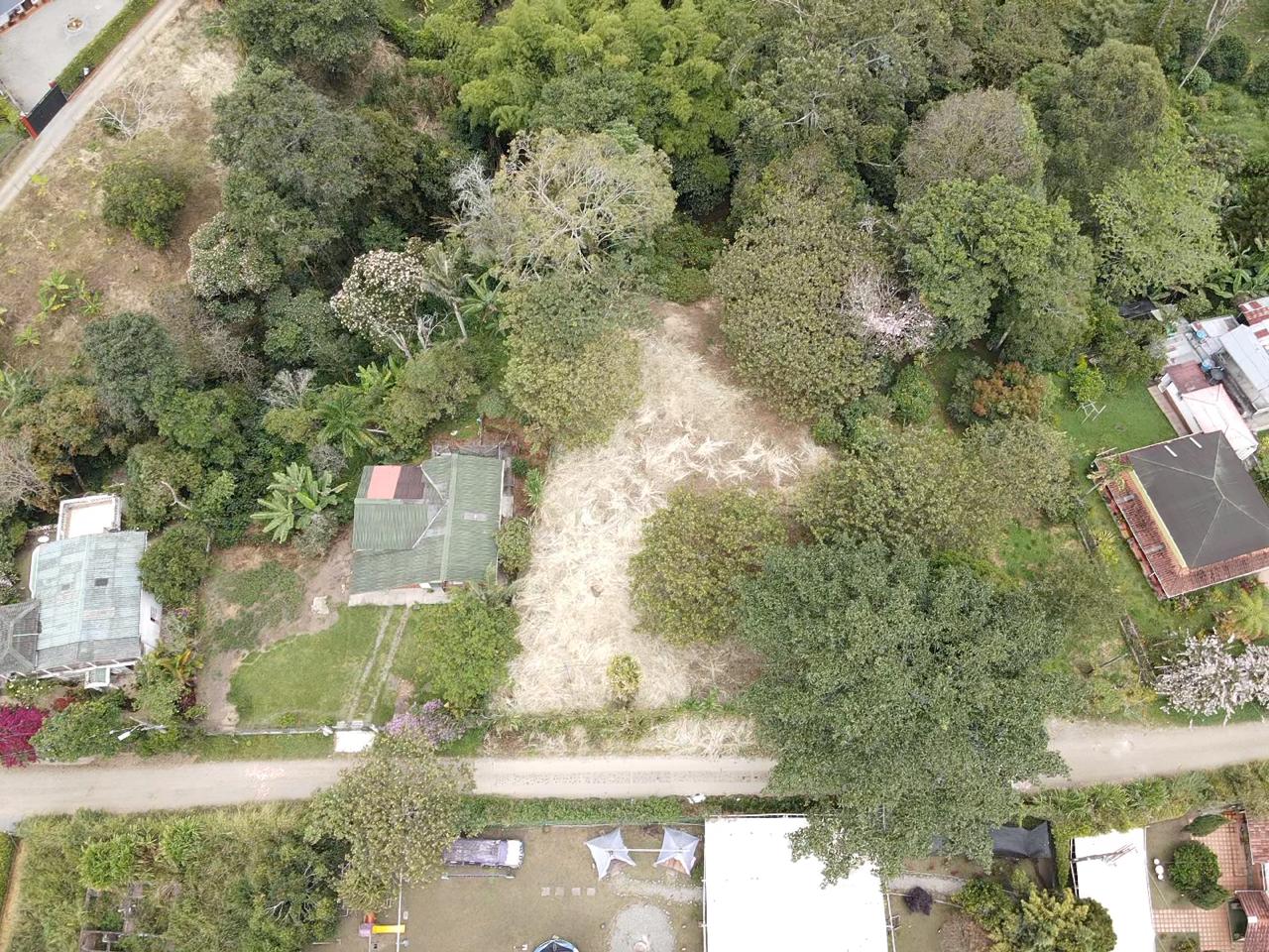 SE VENDE LOTE EN AV. CENTENARIO (4).jpg
