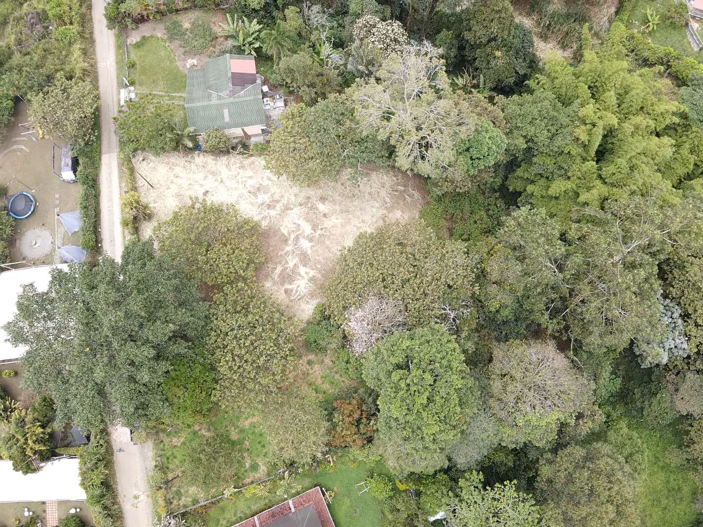 SE VENDE LOTE EN AV. CENTENARIO (5).jpg