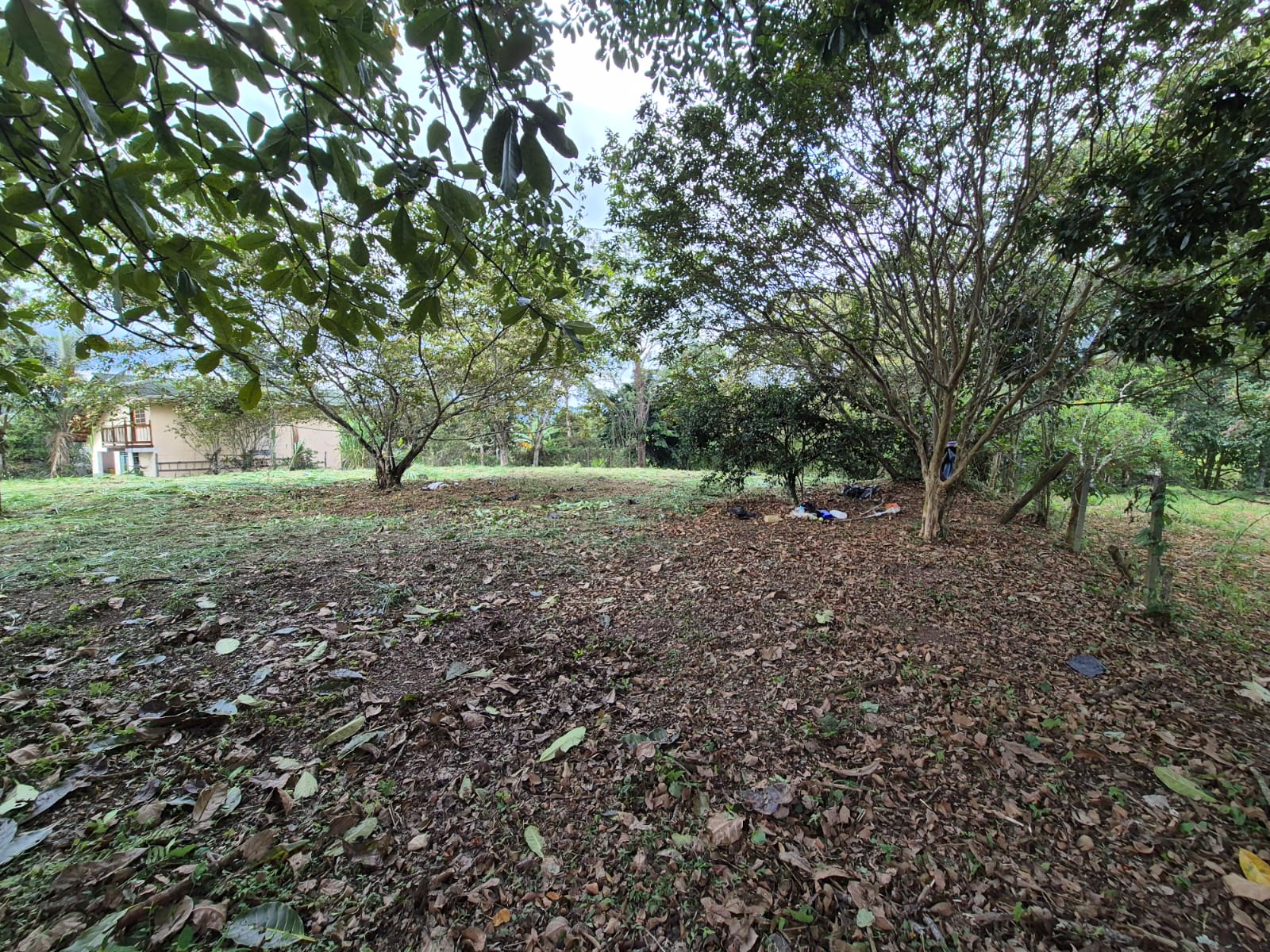 SE VENDE LOTE EN AV. CENTENARIO 14..jpg