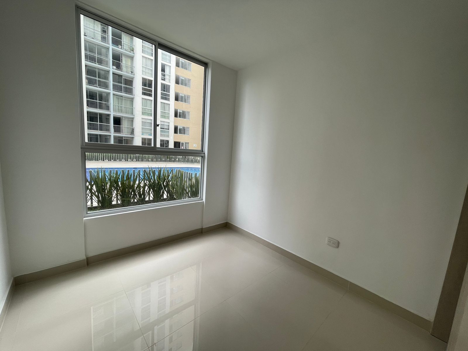 SE VENDE APTO EN MEDITERRANEO 20..jpg