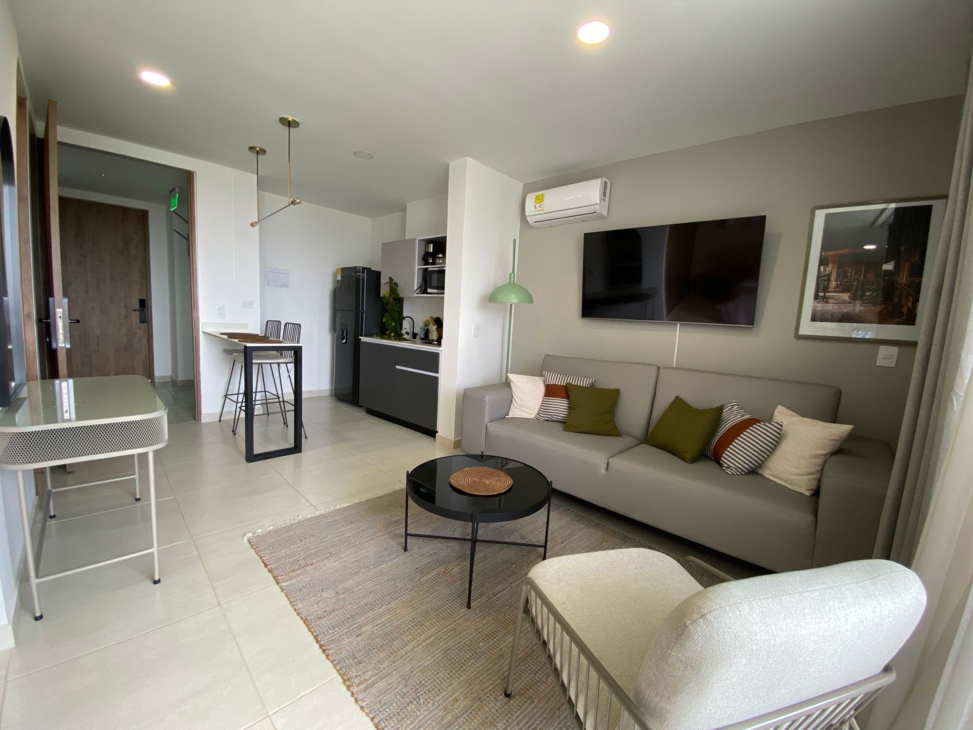 APARTASUITE CERRITOS  (1).jpg