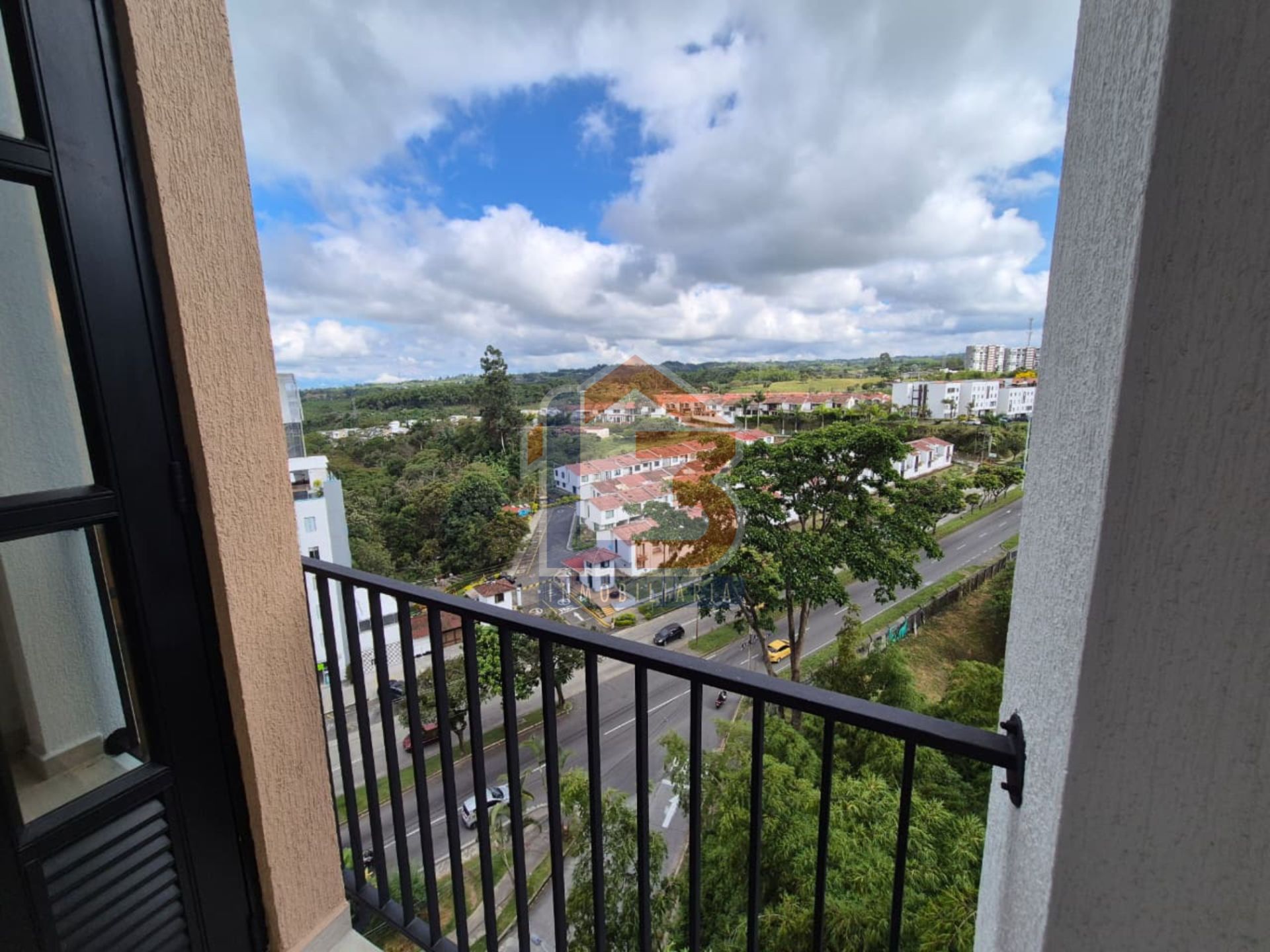 SE VENDE APTO. EST. AMARA  (28).jpg