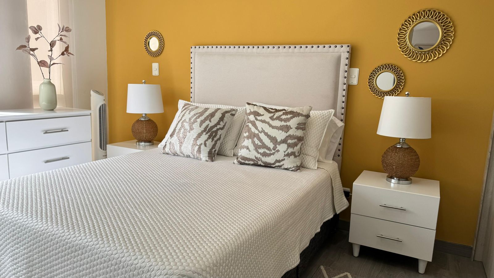 HERMOSO APARTAMENTO AL NORTE DE LA CIUDAD POR MENSUALIDAD  (5).jpg