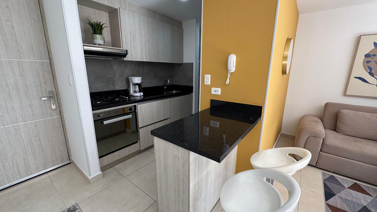 HERMOSO APARTAMENTO AL NORTE DE LA CIUDAD POR MENSUALIDAD  (18).jpg
