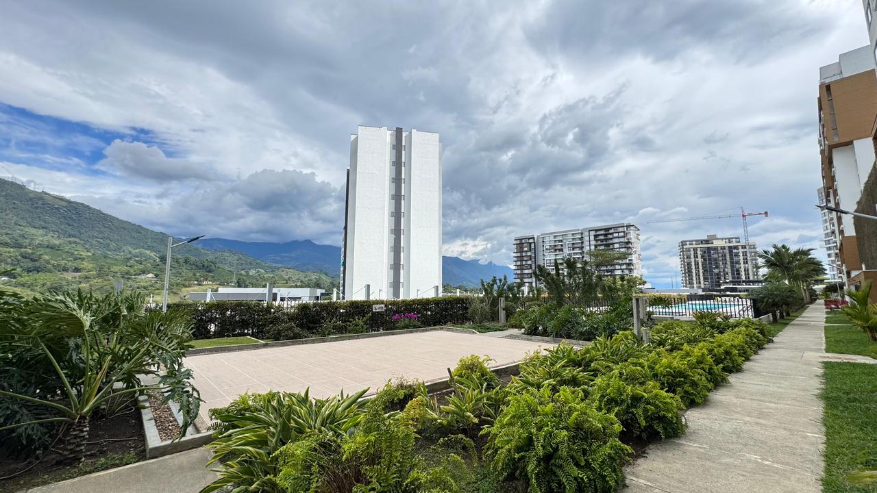HERMOSO APARTAMENTO AL NORTE DE LA CIUDAD POR MENSUALIDAD  (35).jpg