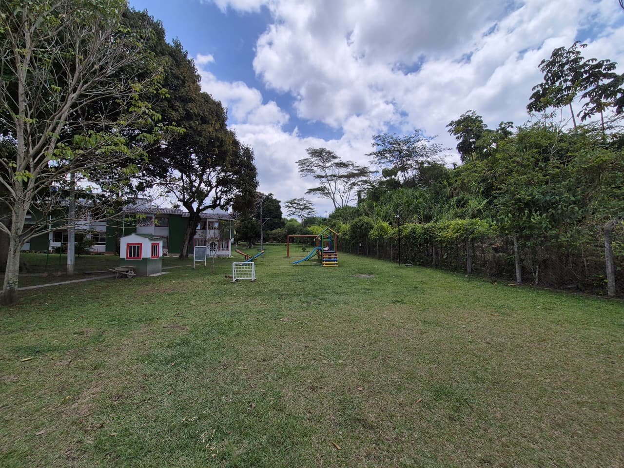 SE VENDE CASA EN LA ARCADÍA  25..jpg