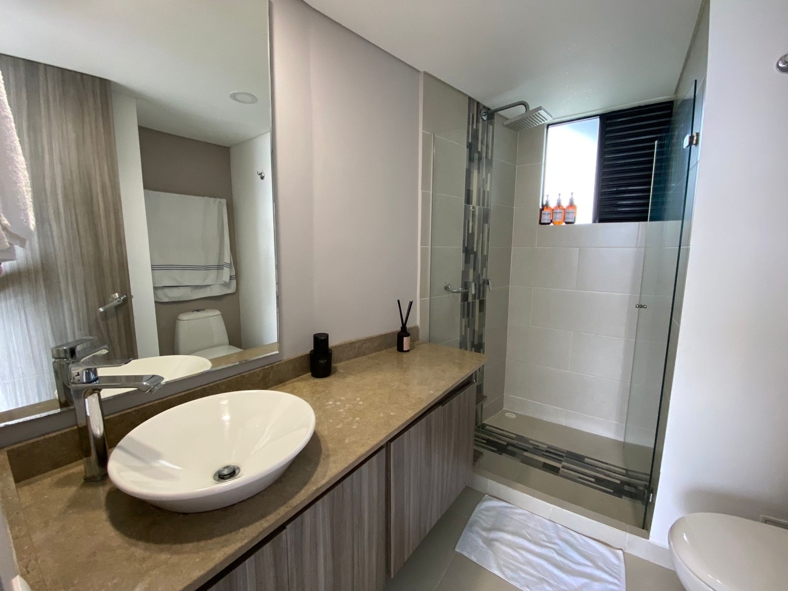 SE VENDE APTO EN AV. CENTENARIO  18..jpg