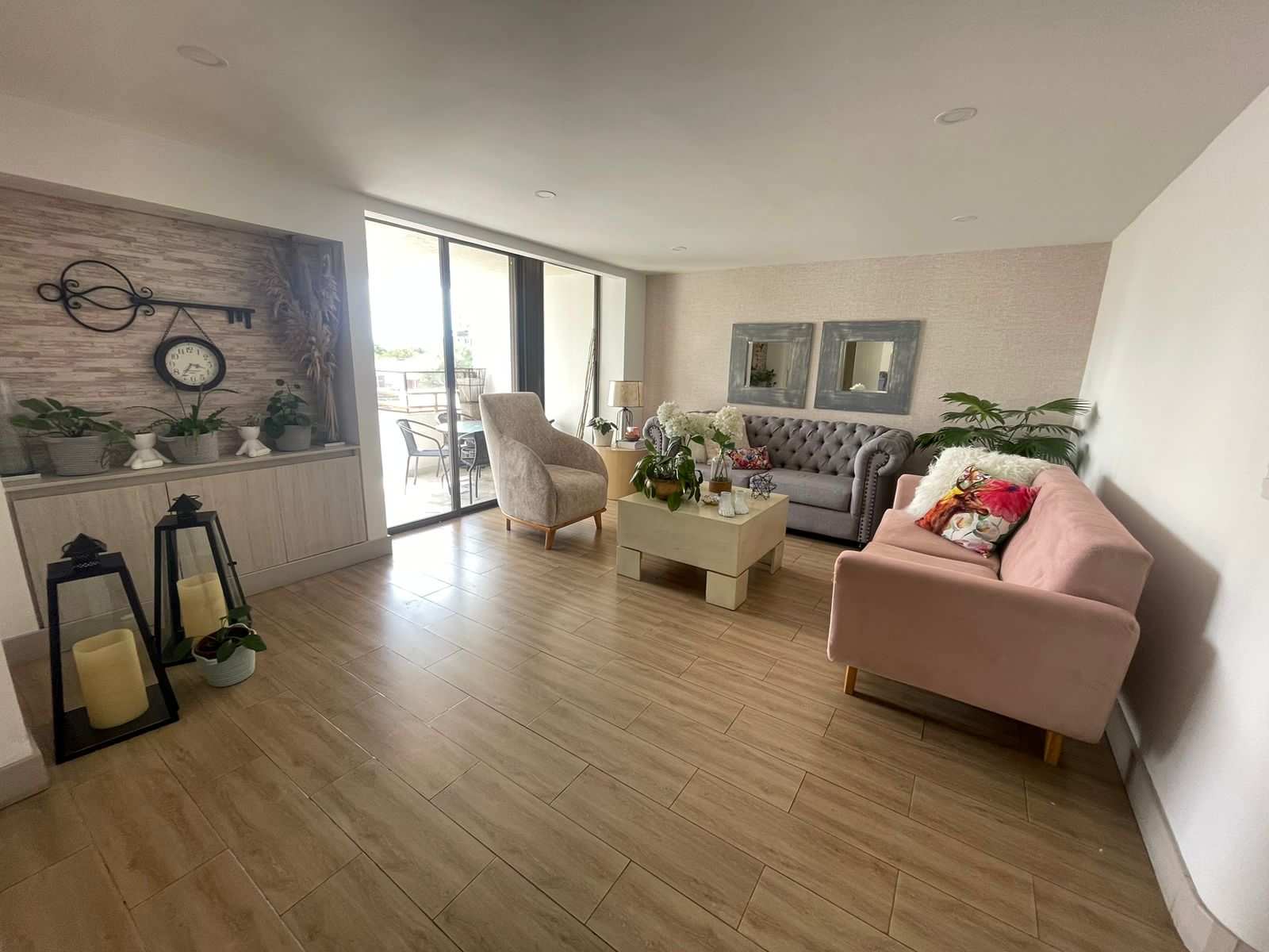 se vende Apartamento en la castellana (1).jpg