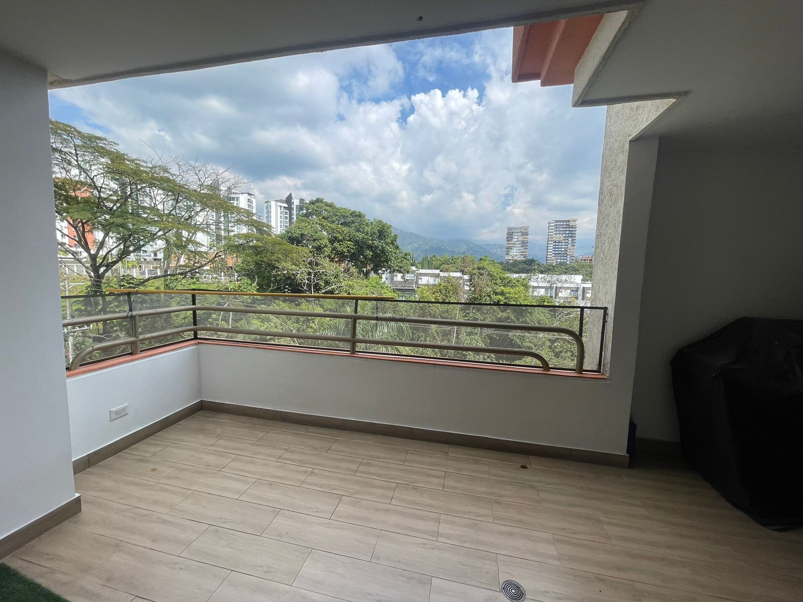 se vende Apartamento en la castellana (13).jpg