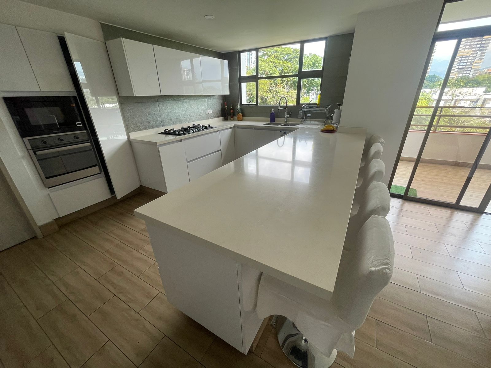 se vende Apartamento en la castellana (23).jpg