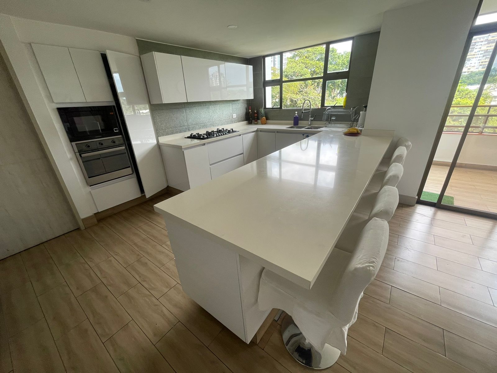se vende Apartamento en la castellana (24).jpg