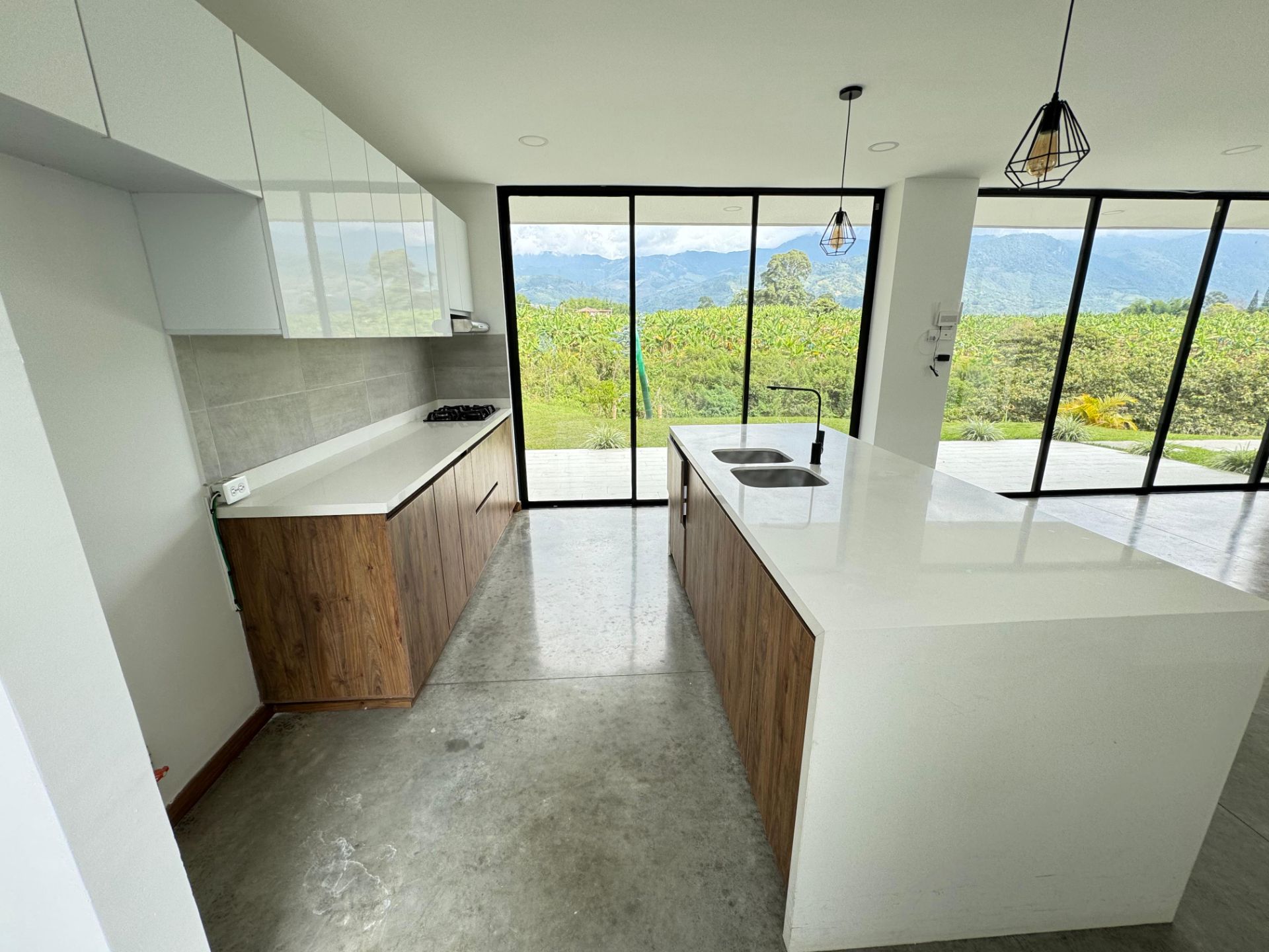 SE VENDE CASA CAMPESTRE EN CALARCÁ  6..jpg