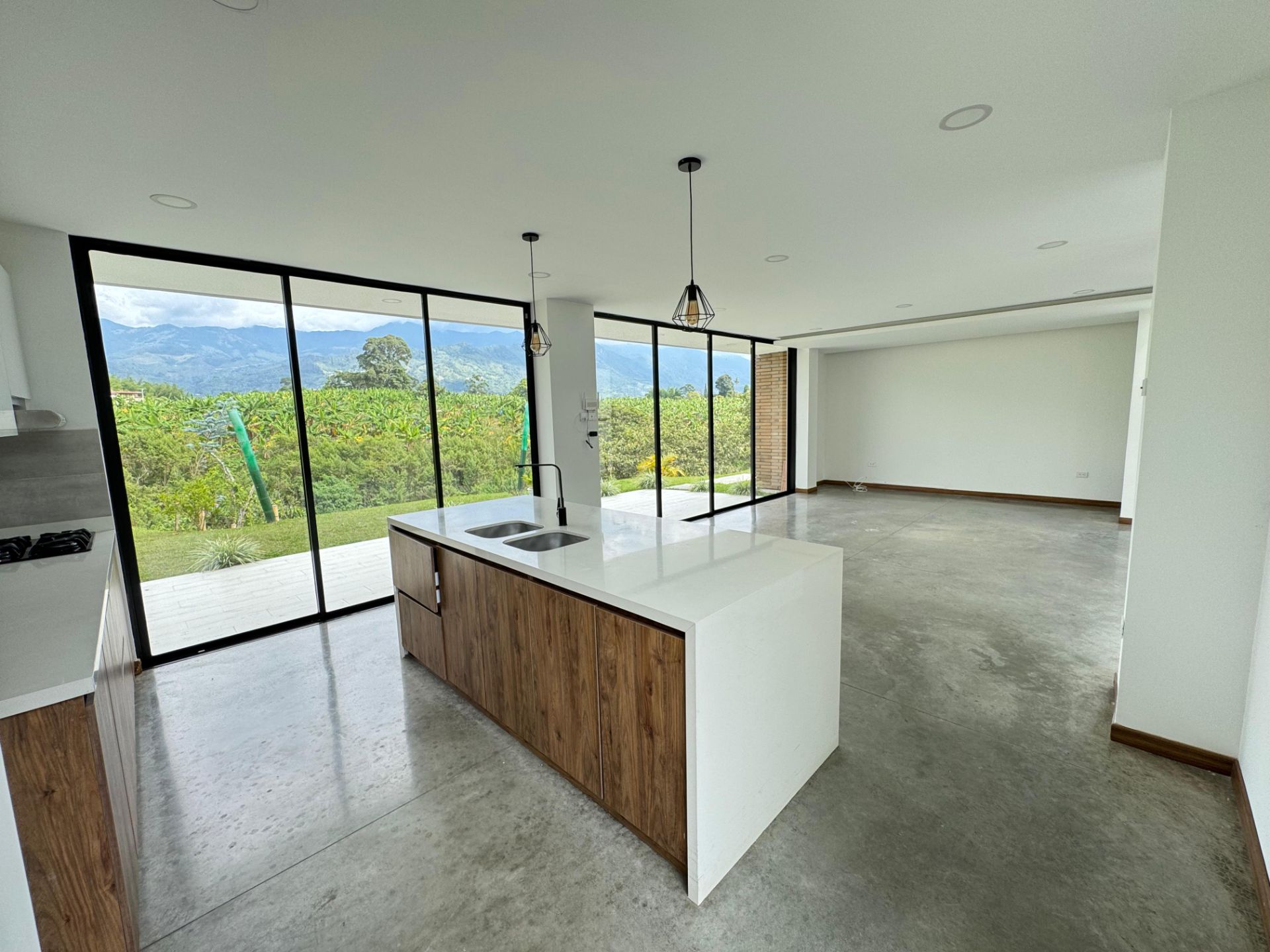 SE VENDE CASA CAMPESTRE EN CALARCÁ  8..jpg