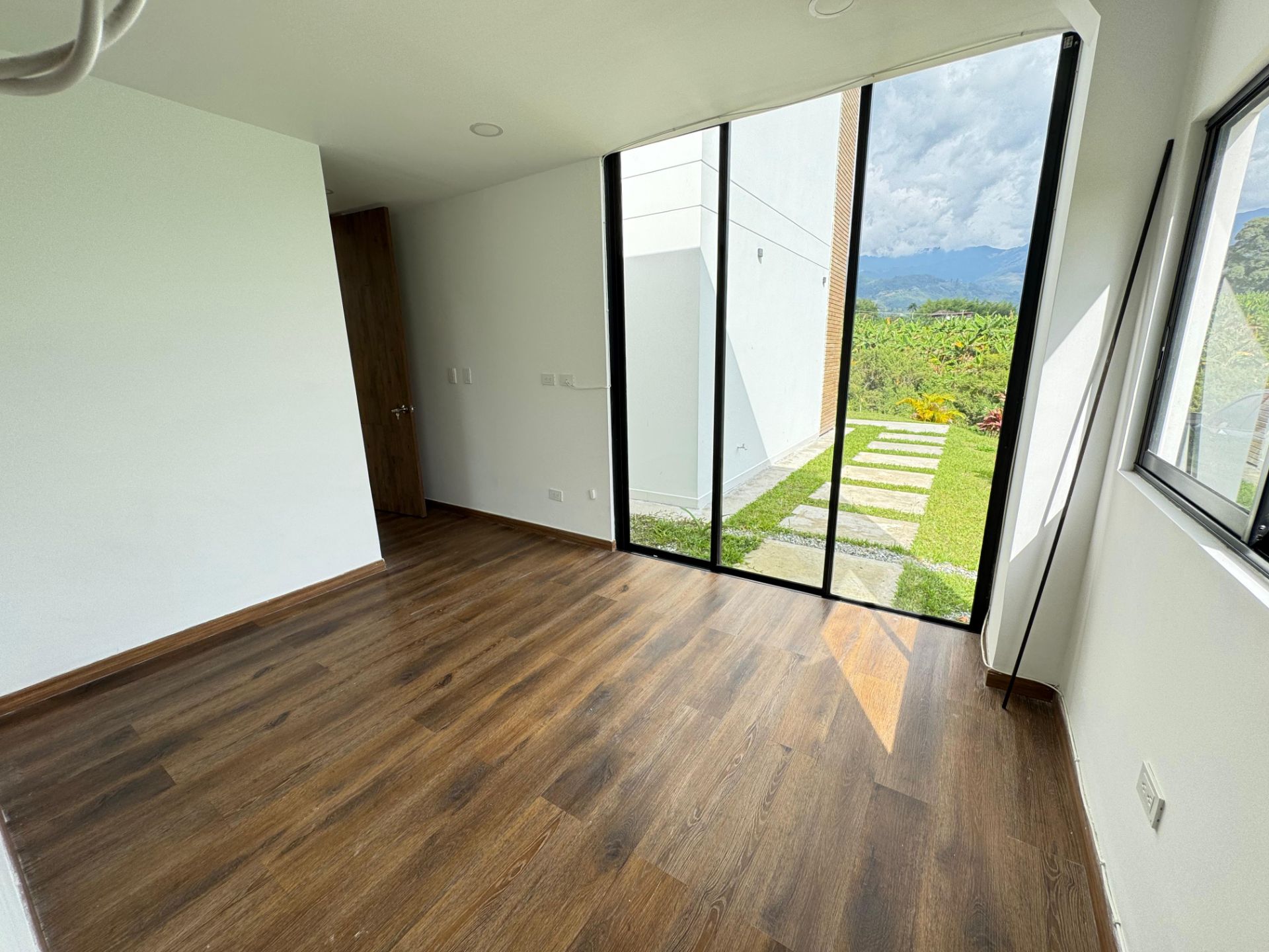SE VENDE CASA CAMPESTRE EN CALARCÁ  11..jpg