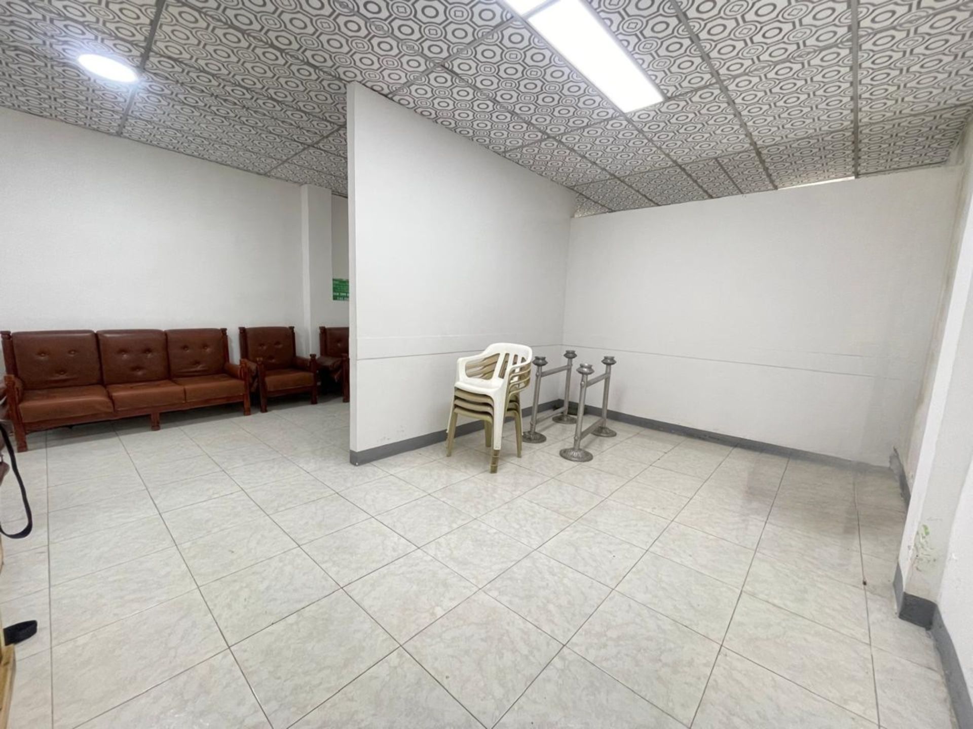 LOCAL LA TEBAIDA 17..jpg