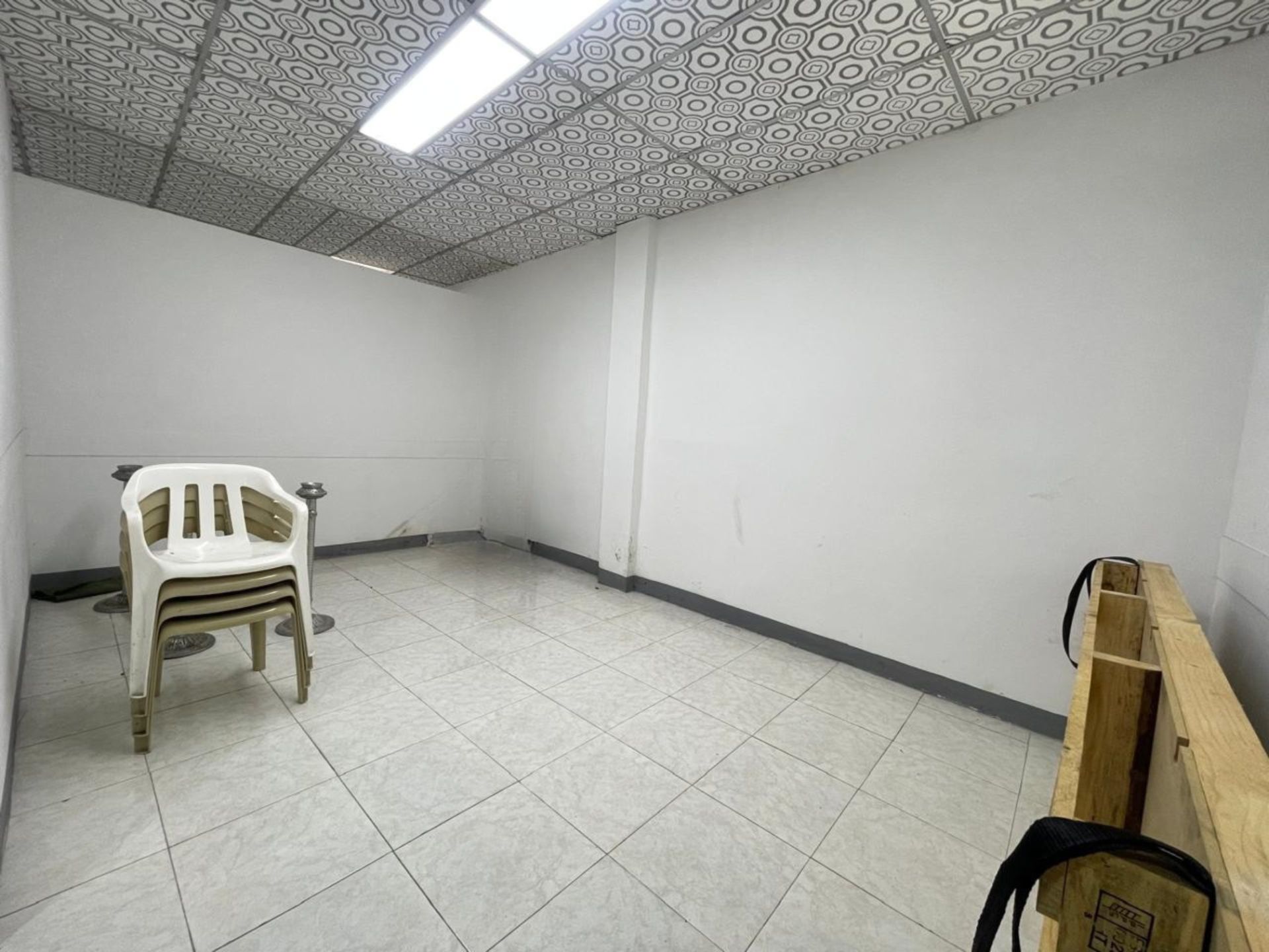 LOCAL LA TEBAIDA 19..jpg