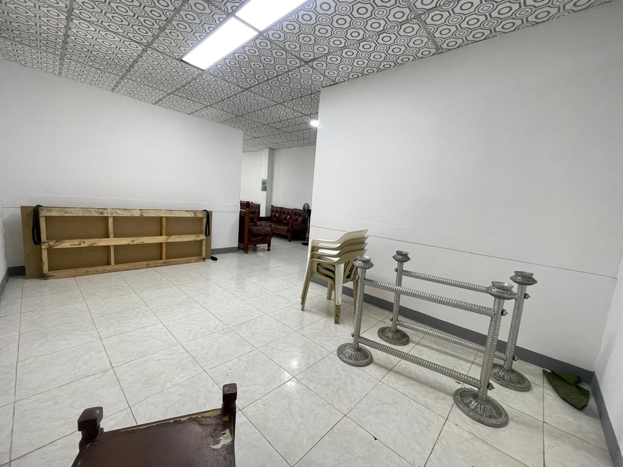 LOCAL LA TEBAIDA 20..jpeg